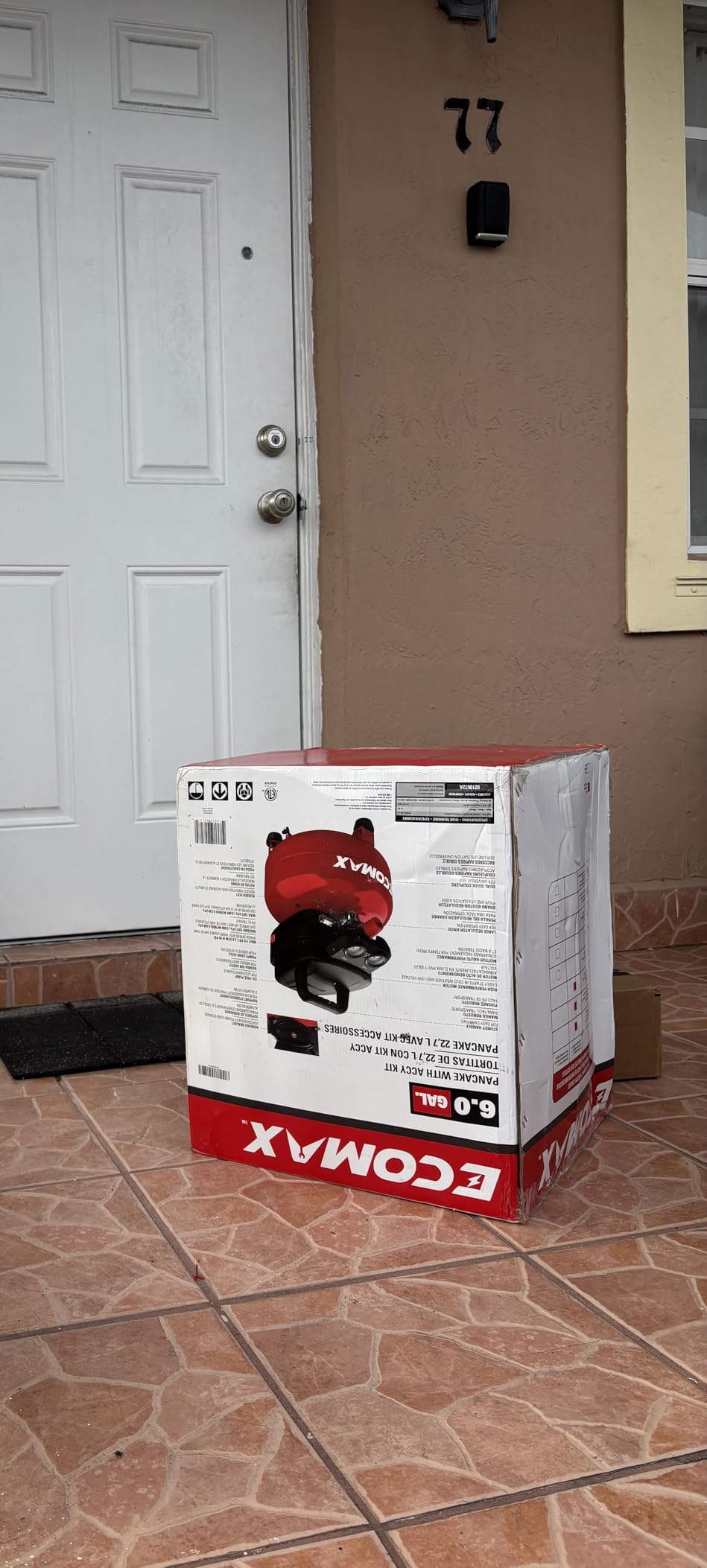 ECOMAX Air Compressor 6 Gallon 175 PSI Pancake Portable Oil-free Tank with 10 PCS Accessories Kit customer photo 2