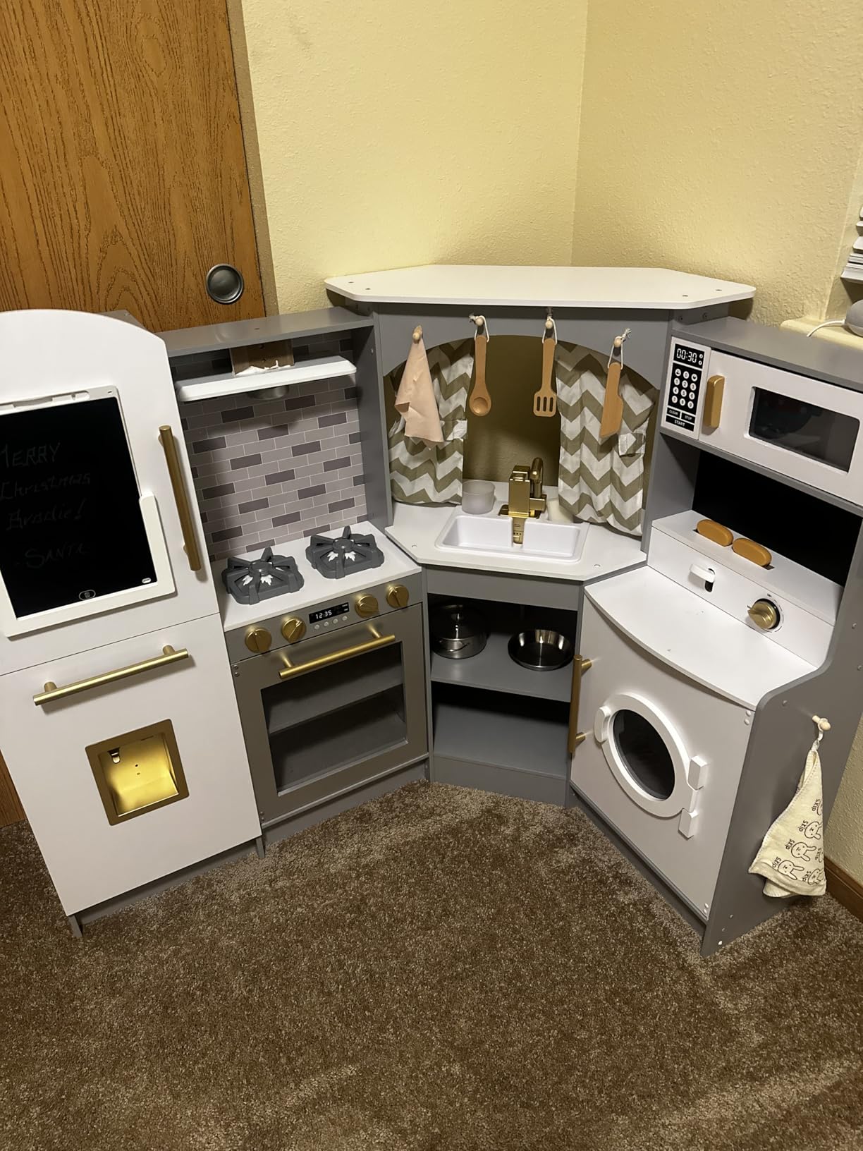 Large Wooden Corner Play Kitchen Sets with Ice Maker, Water Dispenser, Bread Maker, Washing Machine, Electronic Display, Toy Sink with Running Water, Stove with Light&Sounds, Birthday Gift for 3+Boys Girl customer photo 1