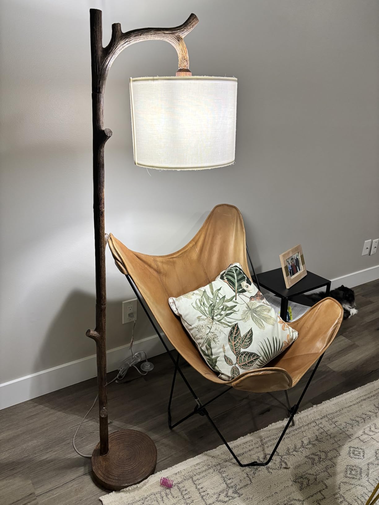 OYEARS Retro Farmhouse Floor Lamp for Nursery Living Room Rustic Standing Lamps Tree Trunk Deco Modern Country Vintage Wood Floor Lamp (Brown) customer photo 1