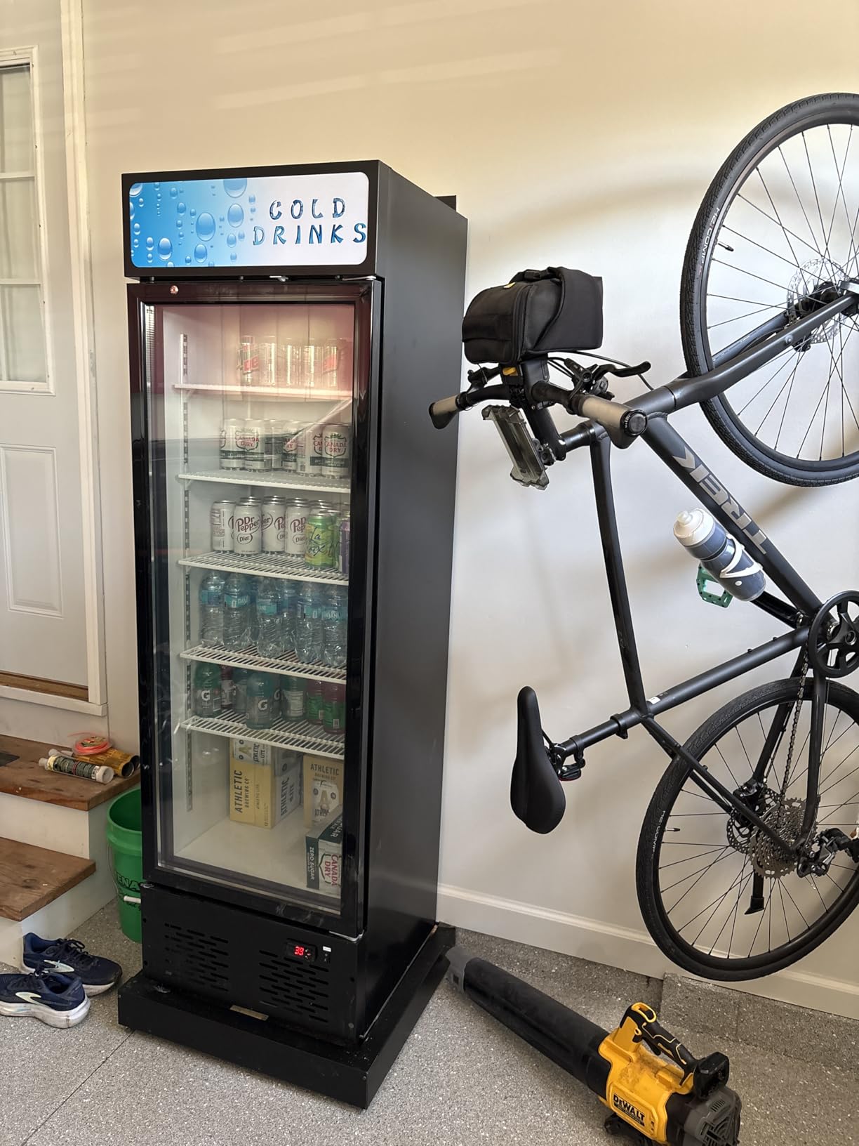 25.7'' W Commercial Refrigerators with Glass Door, 15 Cu.ft. Beverage Refrigerators Commercial Fridge Upright Display Cooler with Soft LED Light and Adjustable Shelves for Restaurant Stores customer photo 1