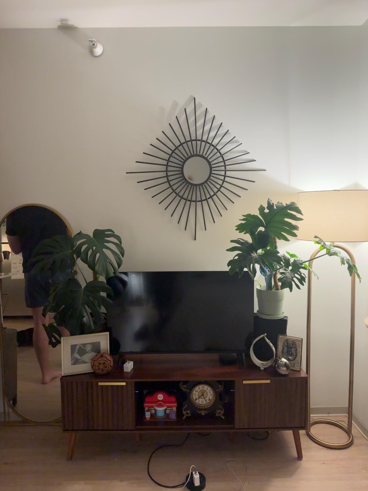 LCRBOL TV Stand with Fluted Doors for TVs up to 65