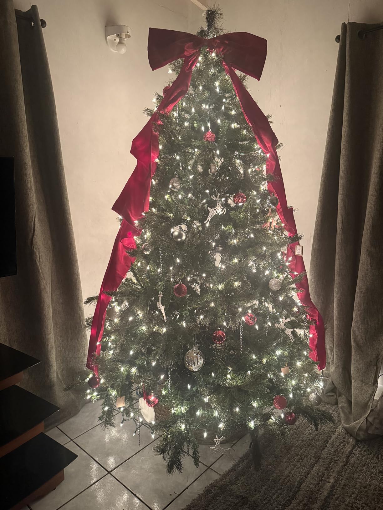 Daifunli 20 x 47 Inches Giant Satin Bow Christmas Tree Topper, Wine Red Extra Large Xmas Tree Toppers Decorations customer photo 1