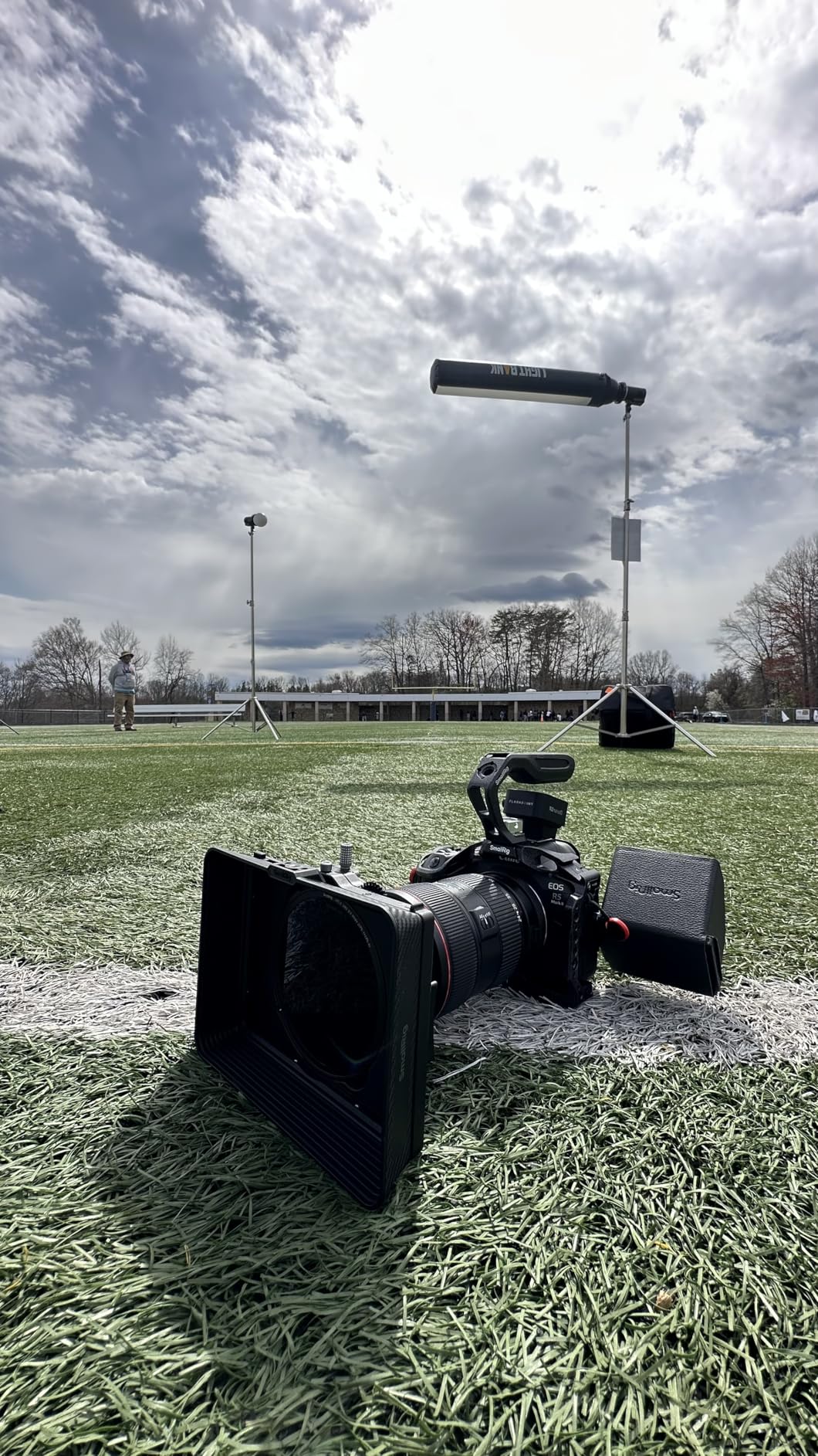 SmallRig Matte Box with Adjustable Clamp from 67mm - 82mm, with Lens Hood, Top Flag, CPL 1 & 2 Filters, for DSLR Mirrorless Cameras - 4411 customer photo 2