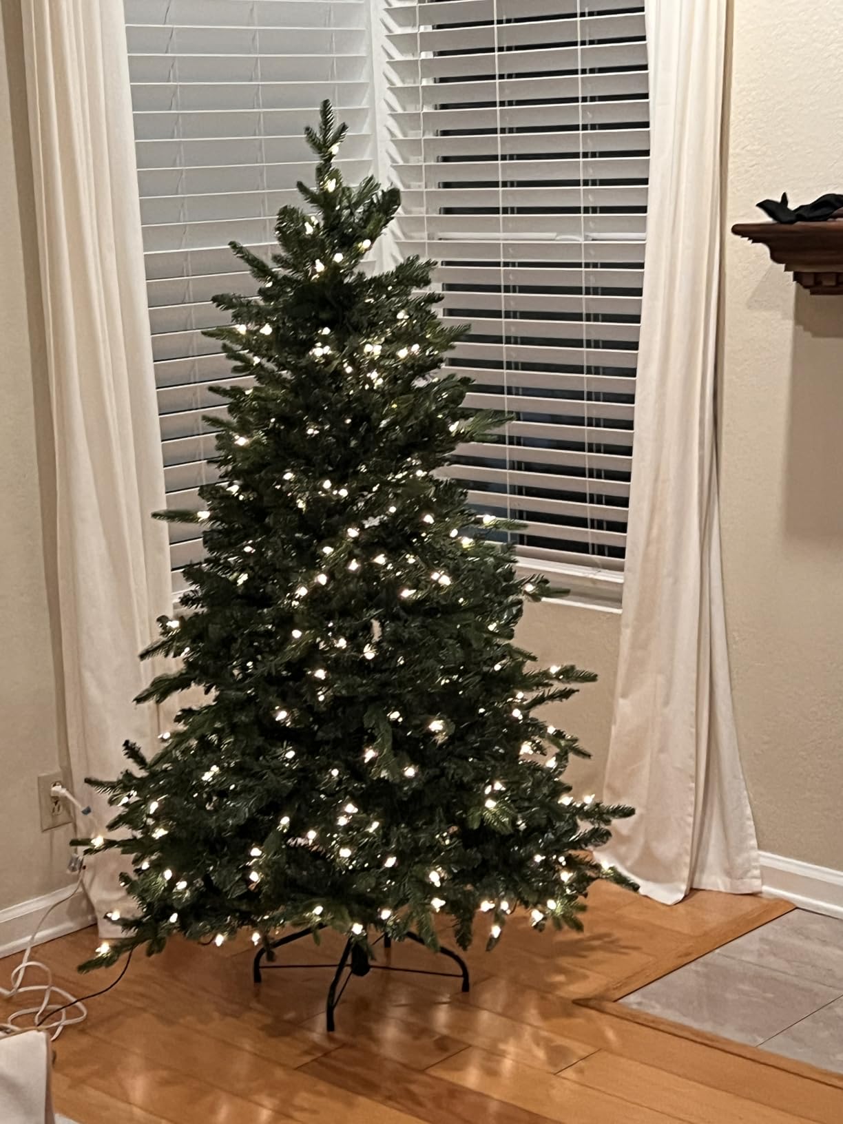 Treepool 9FT Prelit Artificial Christmas Tree, 4222 PE/PVC Tips, 800 Lights | Warm White Incandescent Lights, Full Realistic Shape, Premium Hinged Spruce Design, Foldable Base, Easy Setup, Holiday Decor customer photo 2