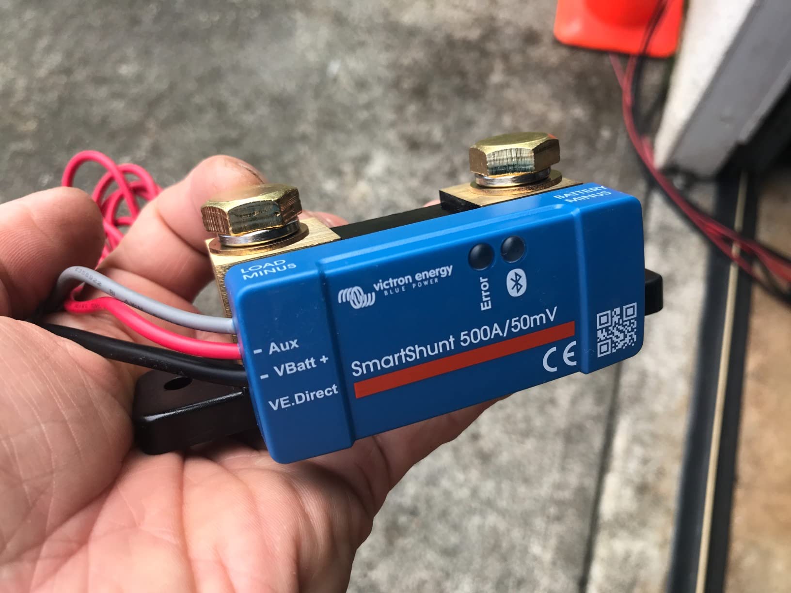 Victron Energy SmartShunt IP65 Battery Monitor (Bluetooth) - Victron Smart Shunt - 6.5V-70V, 300 amp customer photo 1