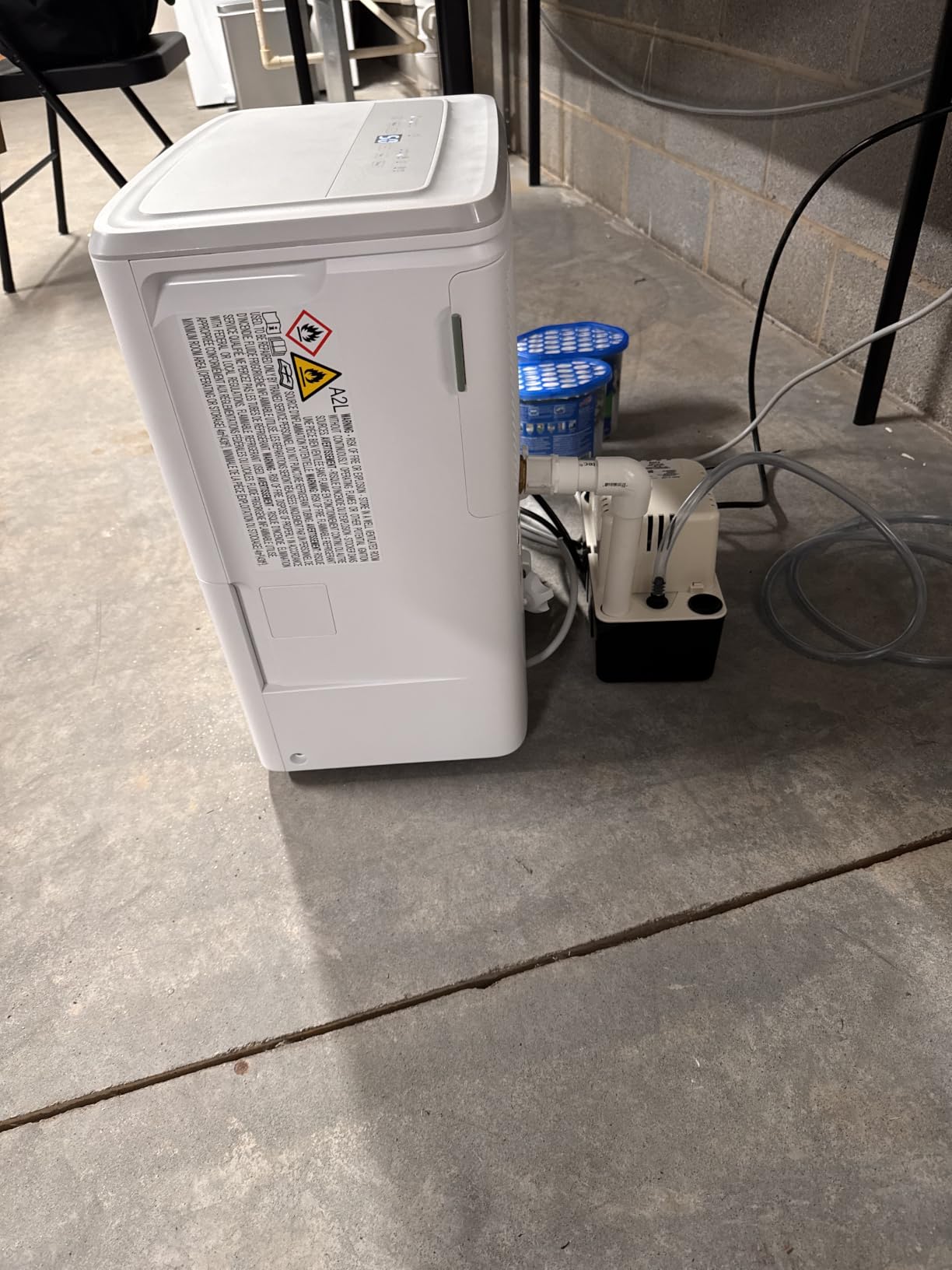 Frigidaire 22-Pint Portable Dehumidifier with Wi-Fi and Energy Star Certification for Small/Medium Rooms, Bedrooms & Bathrooms, Custom Humidity Control, Auto Shut Off, White customer photo 1