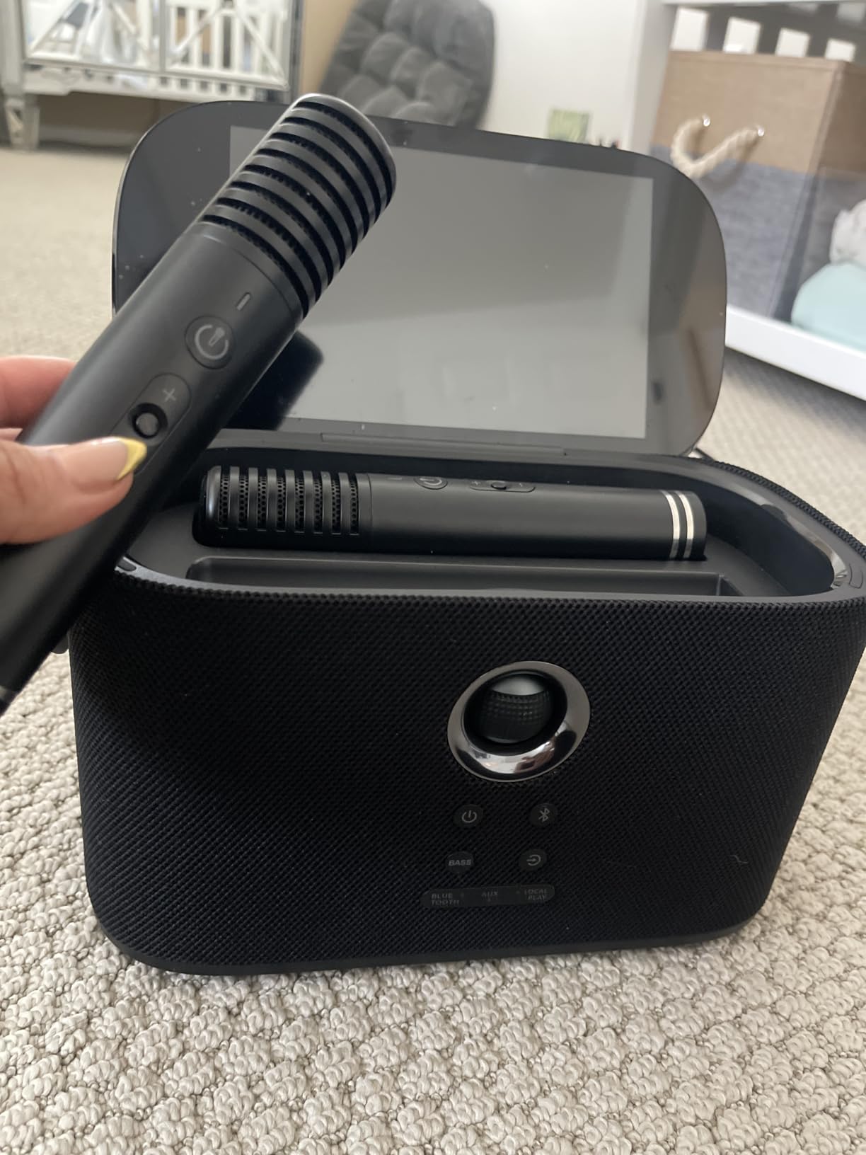 Ikarao Portable Karaoke Machine for Adults, Built-in Lyrics Display and Screen, 2 Self-Charging Wireless Microphones, Karaoke App, 140W Speaker, Connects to TV for Home Party Birthday Outdoor Camping customer photo 2