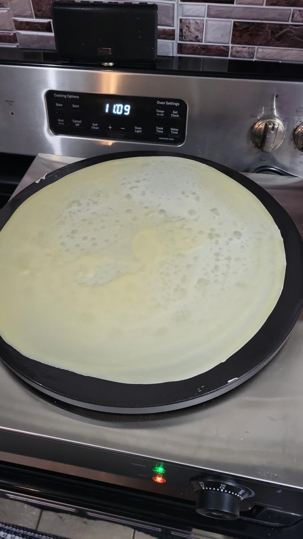VEVOR Commercial Crepe Maker 1 Pc, Electric Stainless Steel Crepe/Bubble Waffle/Pancake Maker, Temp Control 122-482°F, Restaurant Bakery Snack Bar customer photo 2