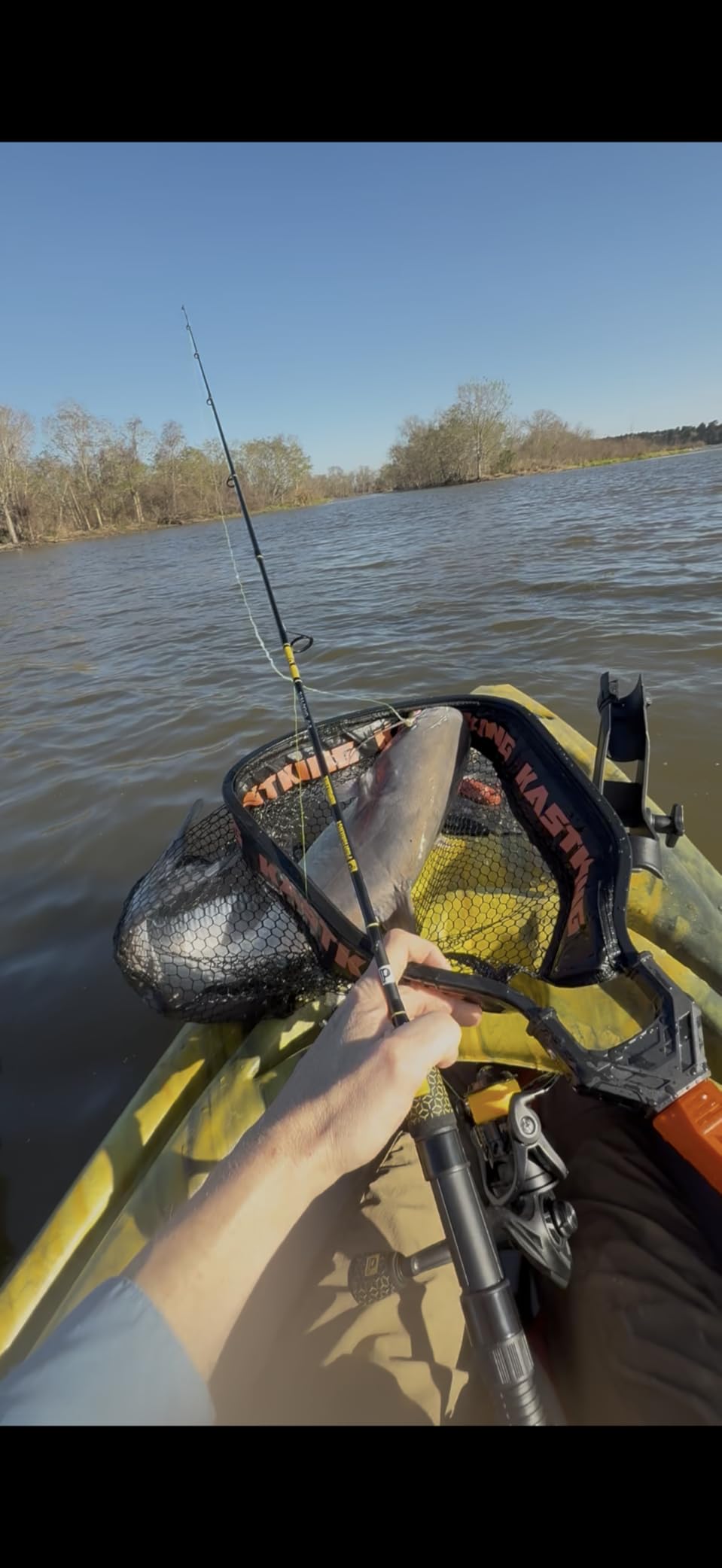 KastKing Titanet Fishing Net, Durable Aluminum Handle, Non-Slip Hi-Vis Grip, Compact Bag & Lanyard, Ideal for Kayak, Lake, Fly, or River Fishing, 2 Net Options customer photo 2