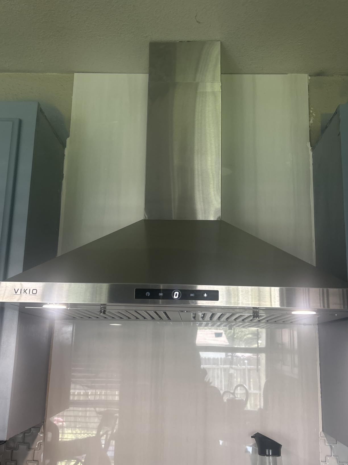 VIKIO HOME 36 Inch Wall Mount Range Hood 580CFM Low Noise Touch Control | Ducted/Ductless Convertible, Stainless Steel Kitchen Vent Hood with 3-Speed Fan and LED Lights customer photo 2