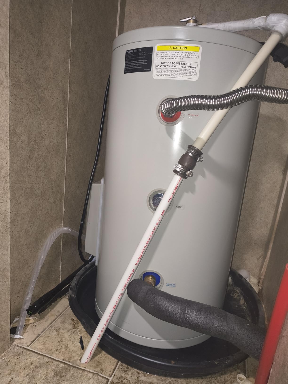 VEVOR Electric Water Heater, 18 Gallon Tank Instant Hot Water Heater, 1.6KW Tankless Water Heater with Knob Control, IPX4 Waterproof Side Connection On Demand Heaters for Shower, Bath customer photo 1