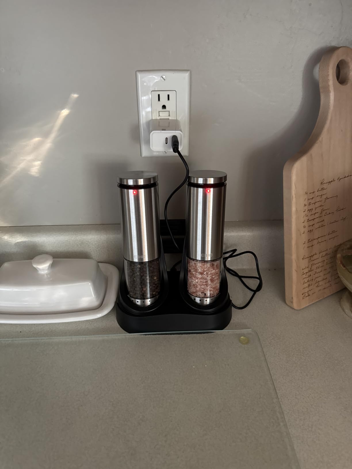EIHO Electric Salt and Pepper Grinder Set USB Rechargeable, Upgraded External Adjustable Coarseness, Stainless Steel Automatic Salt and Pepper Shakers Mills with LED Light, House Warming Cooking Gifts customer photo 2