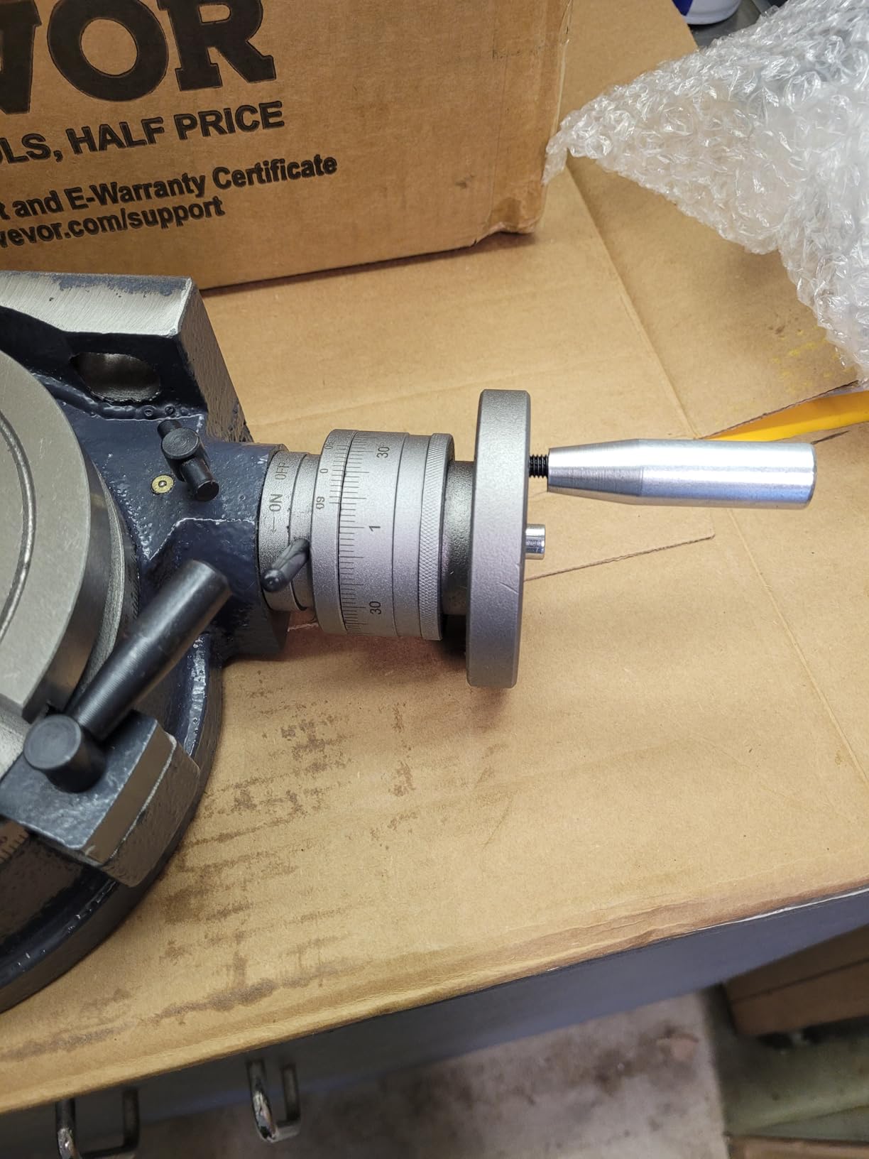 VEVOR Rotary Table 6inch(150mm) Horizontal Vertical Milling Table 2/5inch(10mm) 4-Slot Milling Rotary Table MT-2 Rotary Table for Milling with Indexing Plate Set for Precision Milling Drilling customer photo 2