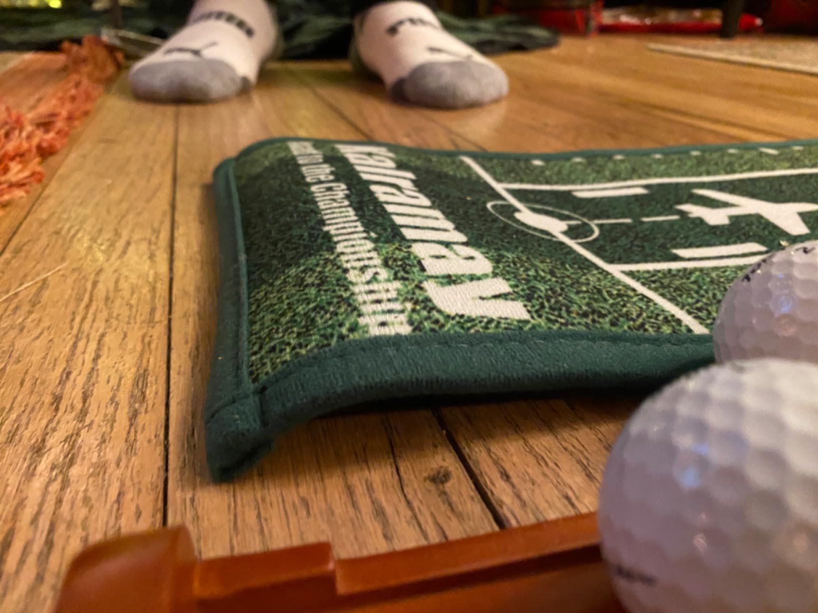 Kalramay Putting Green Indoor Golf Putting Mat - Easy to Assemble with Automatic Ball Return, Wrinkle-Free Close to Real Green Speed, Suitable for Office, Recreation Room, Patio customer photo 1