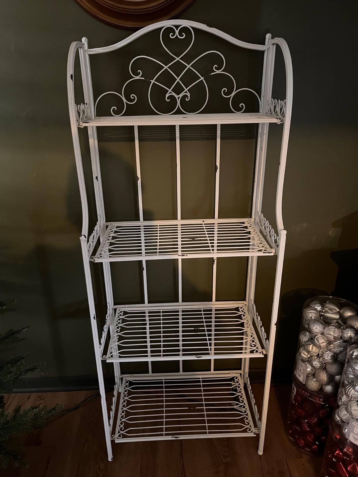 SAFAVIEH Outdoor - Amaris 4-Tier Bakers Rack - Black Iron Metal - Vintage Victorian Scrollwork - Ideal for Patio, Deck, Porch, Sunroom, 14.5
