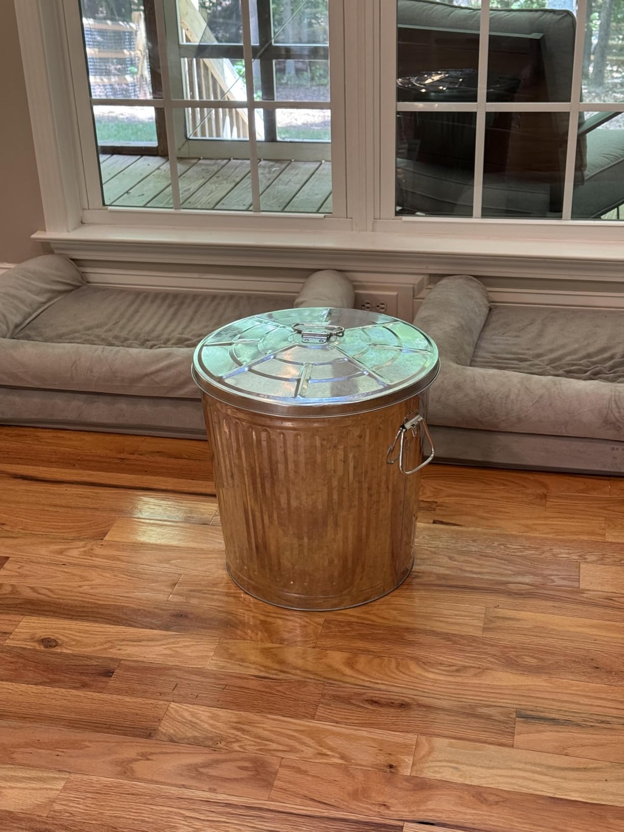 Gardenised Round Galvanized Steel, 7 Gallon Trash Can with Lid - Durable Metal Bucket for Backyard, Lawn, Garden and Yard Use - Weather-Resistant Garbage Can for Indoor and Outdoor, 13 inch customer photo 1
