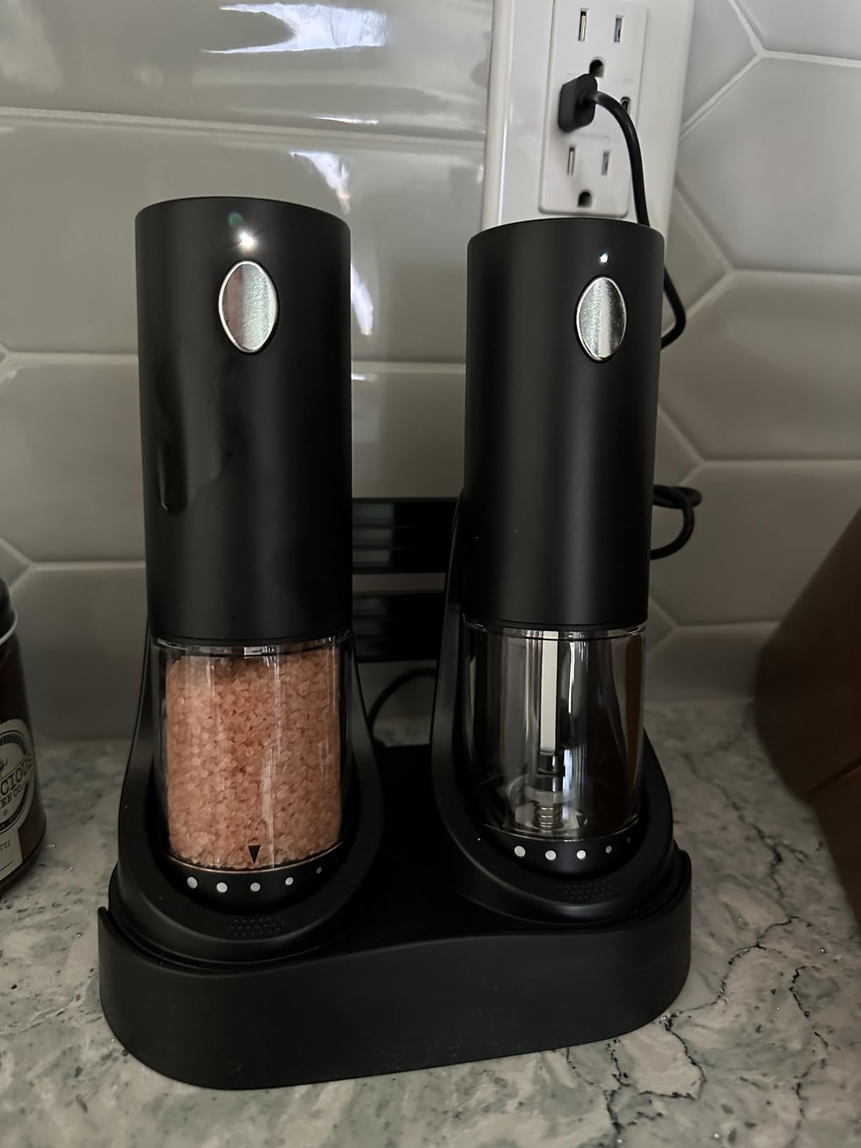 CIRCLE JOY 2-Speed Electric Salt and Pepper Grinder Set Rechargeable Stainless Steel Pepper Mills with Charging Base, LED Light and External Adjustable Coarseness for Hygienic Easy Use customer photo 1