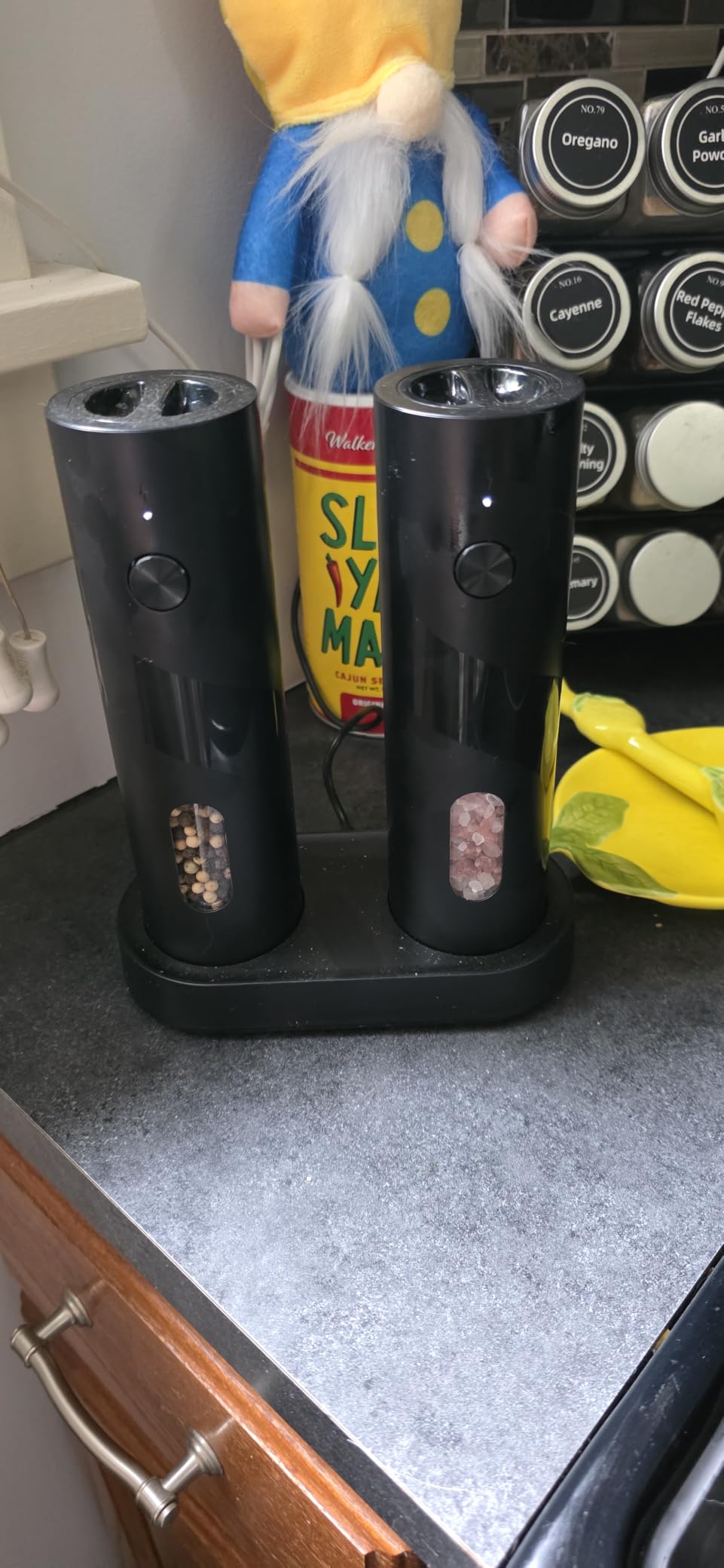 CIRCLE JOY Electric Rechargeable Salt and Pepper Grinder Set Top-Refill Automatic Pepper Mill Grinder with Charging Base, Adjustable Coarseness, Easy Filling Larger Capacity with Led for Home Kitchen customer photo 2