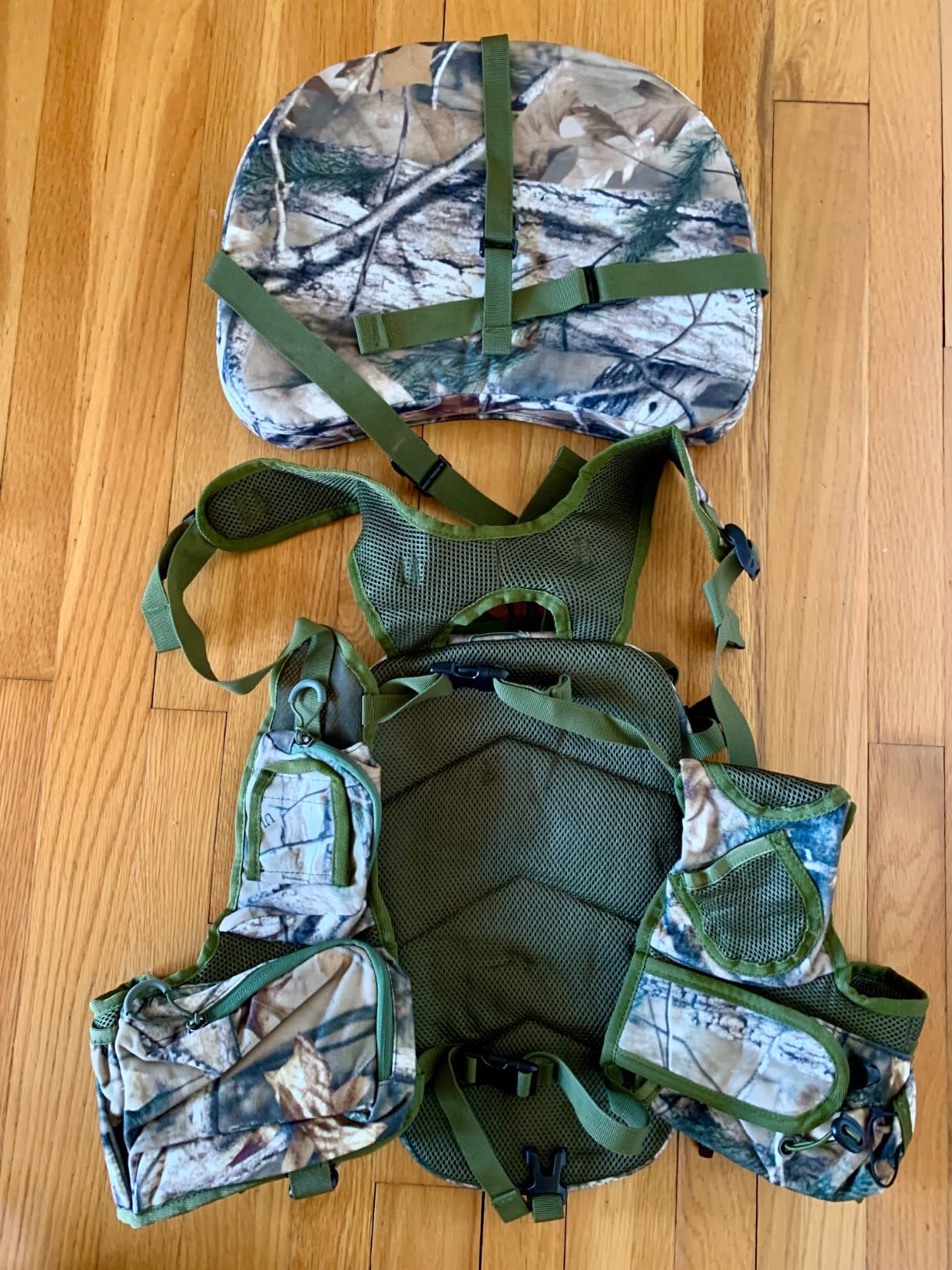 UIIHUNT Turkey Vest with Seat: Lightweight Turkey Hunting Vest with Game Pouch, Adjustable Turkey Hunting Gear Accessories customer photo 2