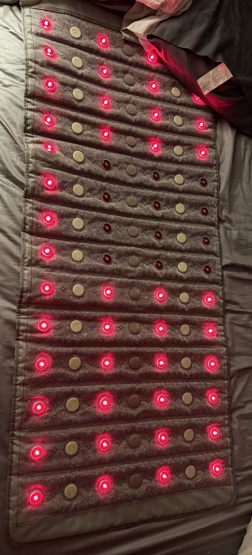 VEVOR Far Infrared Heating Pad, Amethyst Heating Pad with Jade & Tourmaline Stones, 660nm Photon Light & Negative Ions, 103-159F Hot Gemstones Mat with 0-12 Hours Timer for Pain Relief (32