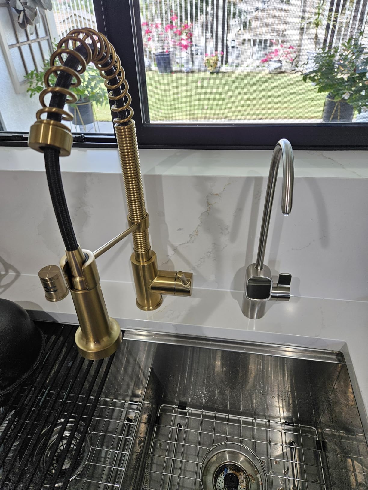 Waterdrop G5P700A Alkaline Mineral Reverse Osmosis Water Filter, 700 GPD, NSF/ANSI 58 & 372 Certified, 8-Stage RO Water Filtration System, 2:1 Pure to Drain, Tankless RO System with Smart LED Faucet customer photo 1