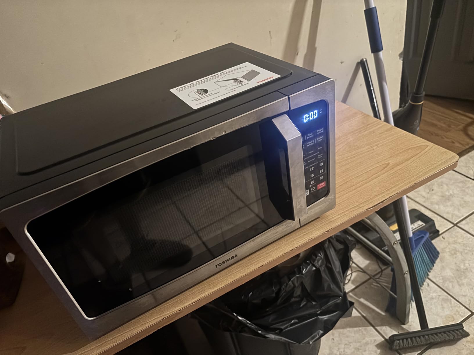 TOSHIBA Microwave Oven, 0.9 Cu.Ft, 900W, Stainless Steel | 6 Auto Menus, 11 Power Levels, Mute Function, Child Lock, LED Lighting, for Apartments & Dorms customer photo 2