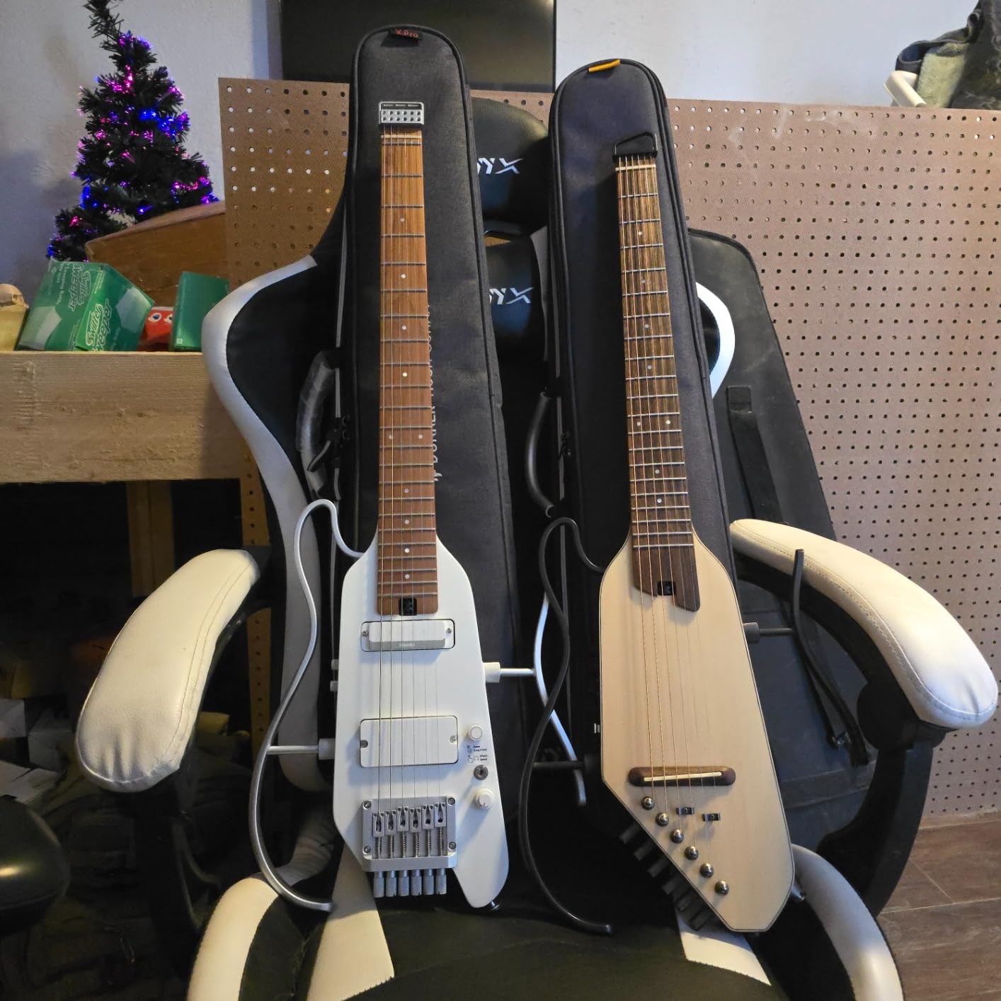 Donner HUSH X PRO Electric Guitar Kit - Smart Travel Guitar with Dozens of Preset Combinations, 7 Tone Sim Options, Metallic White | Headless Guitar, 19 Amp Models & 12 Cab Sims, USB-C Fast Charge customer photo 2