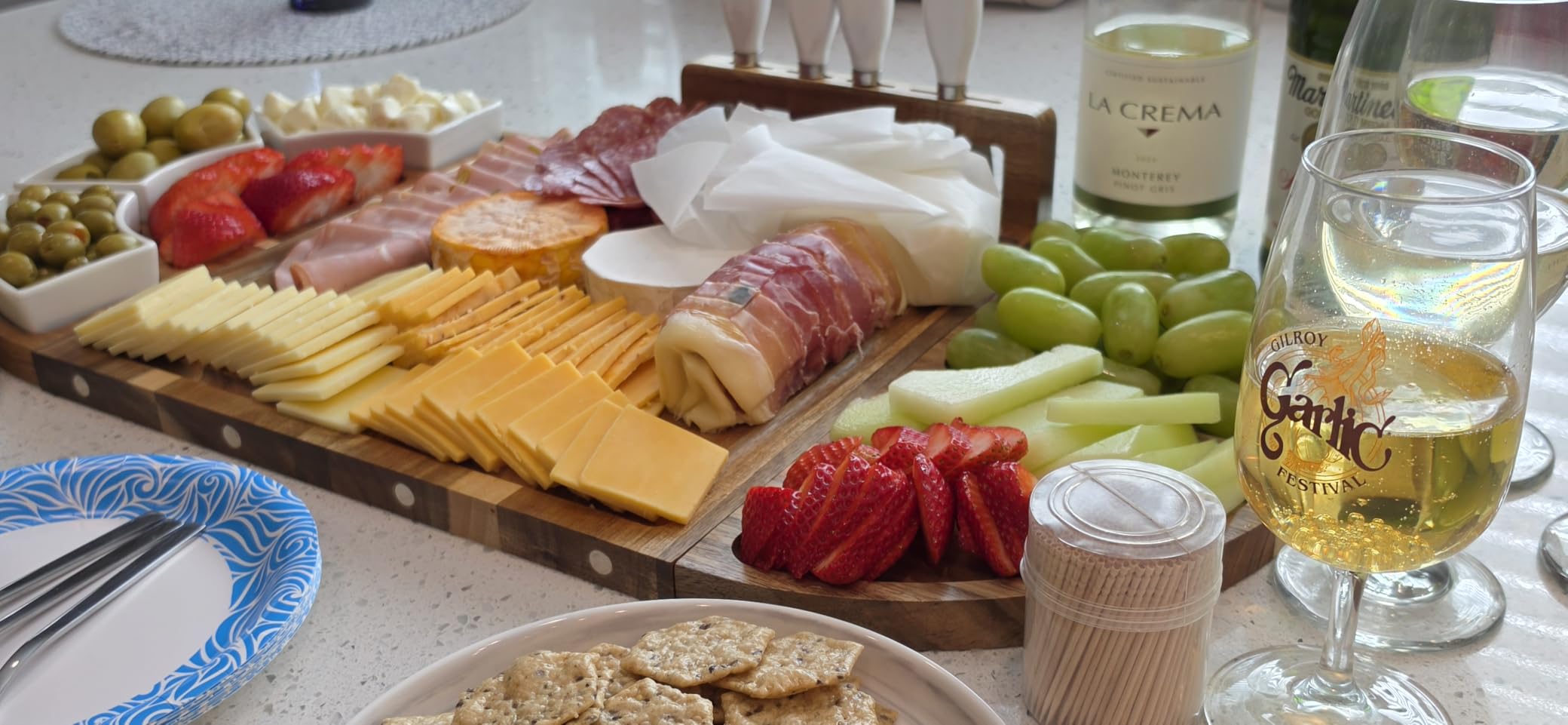 Large Charcuterie Board Set, Acacia Wood, Premium Finish | Magnetic 3-Piece Acacia Wood Design, Reshapes Circle Square Heart, Expands 13 to 26 In, 4 Knives, 3 Dishes customer photo 1