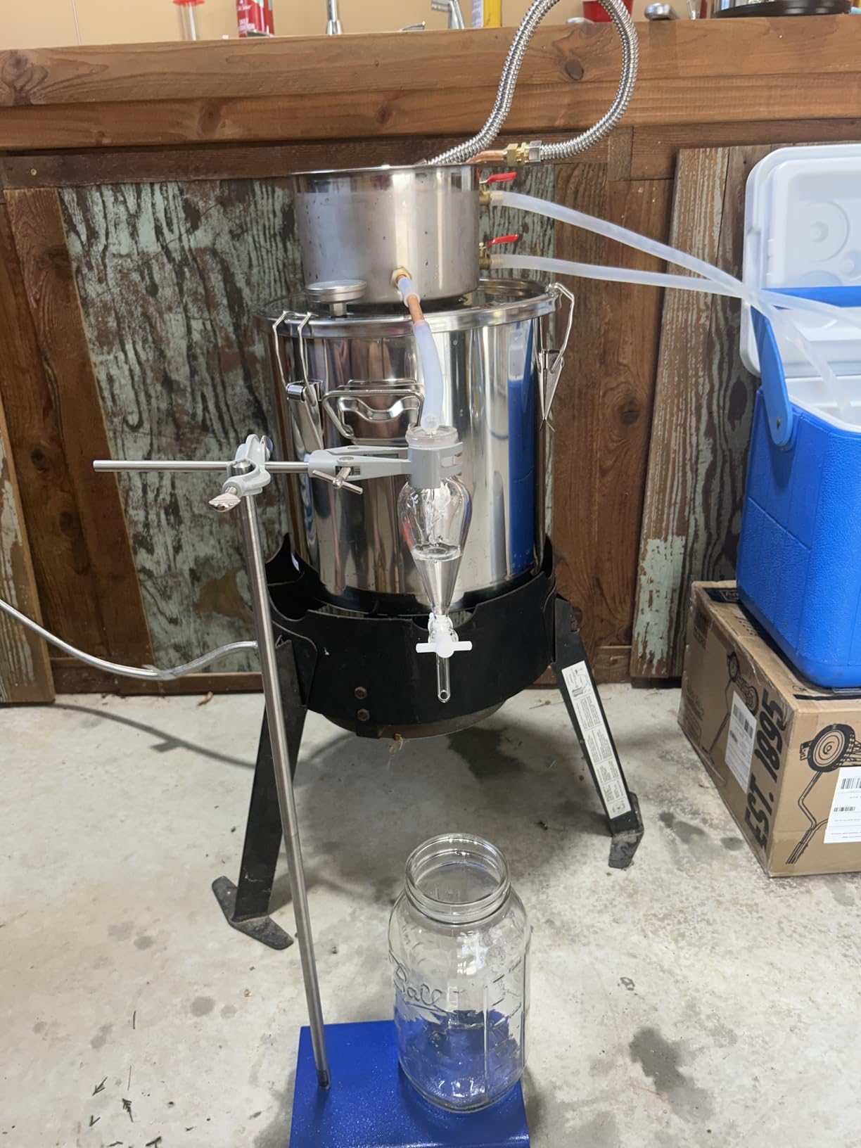 VEVOR Alcohol Still, 13.2Gal / 50L Alcohol Distiller with Thumper Keg, Distillery Kit for Alcohol with Copper Tube, Build-in Thermometer & Water Pump for Wine Whisky Brandy customer photo 1