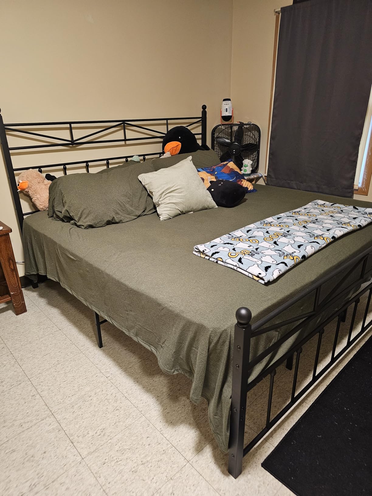EnHomee Victorian Metal Queen Size Bed Frame, Black, 54-Inch Tall Headboard, 12.7-Inch Under-Bed Clearance, Remote & App-Controlled LED Lights, 883 lb Support, Noise-Free, No Box Spring customer photo 1