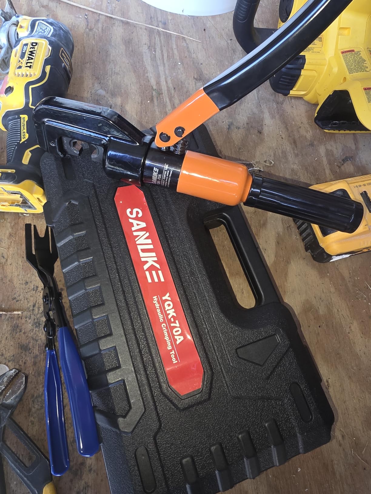 Sanuke Hydraulic Crimping Tool and Cable Cutter, 12 AWG to 2/0 AWG | Electrical Terminal Cable Crimper Tool Kit with 9 Die Sets and 40PCS Copper Wire Lugs customer photo 1