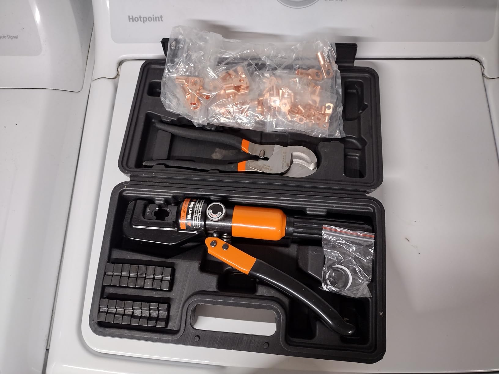 Sanuke Hydraulic Crimping Tool and Cable Cutter, 12 AWG to 2/0 AWG | Electrical Terminal Cable Crimper Tool Kit with 9 Die Sets and 40PCS Copper Wire Lugs customer photo 2
