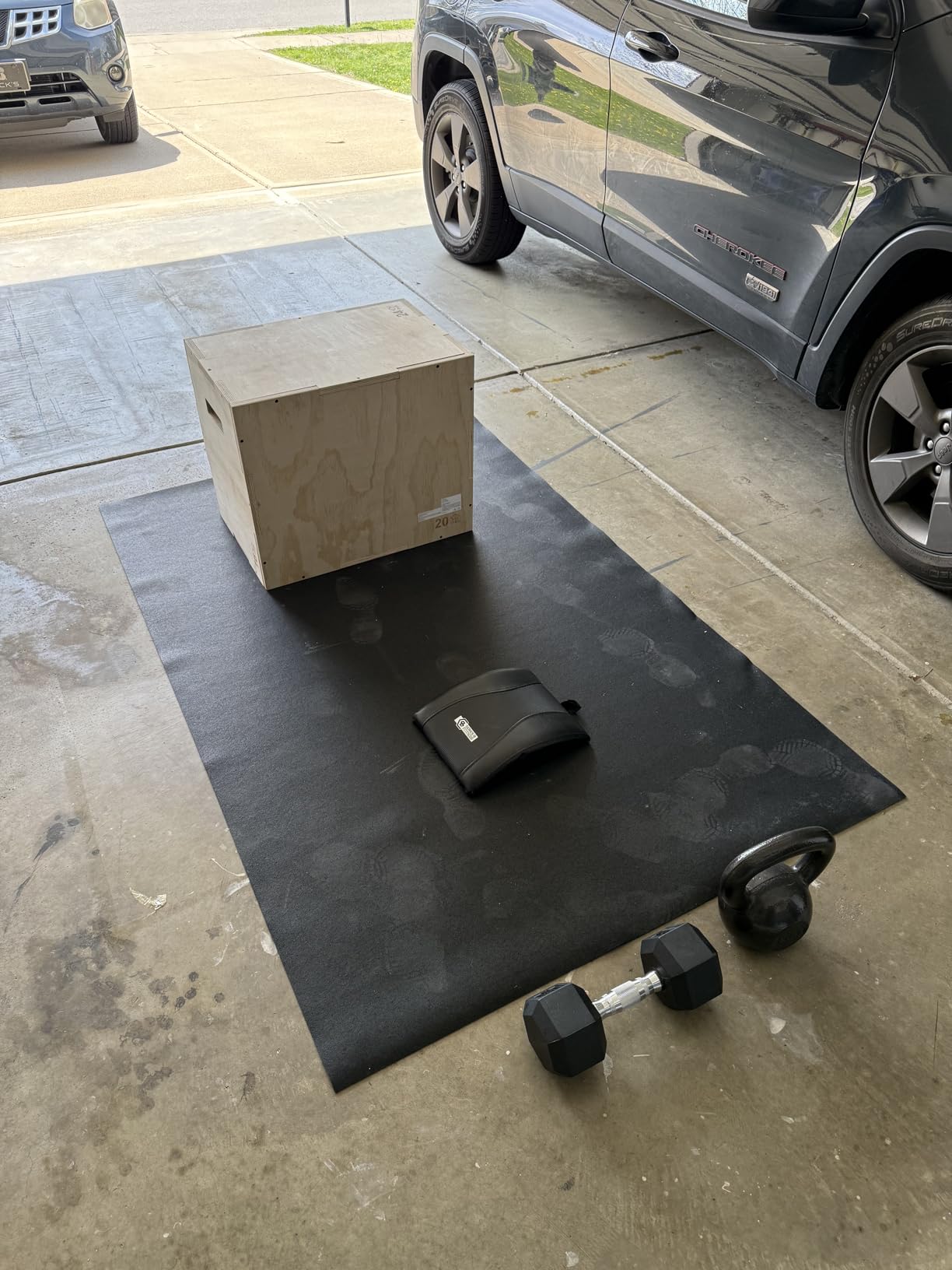Amazon Basics Plyometric Jump Box, Plyo Box Jumps for Home Gym customer photo 2
