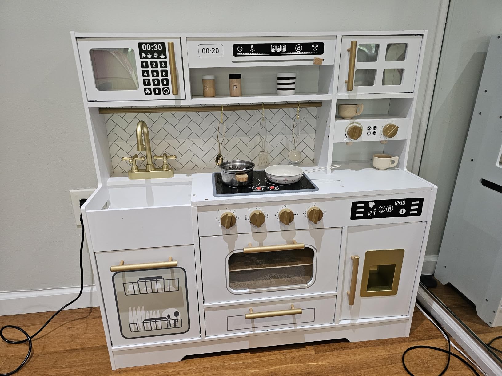Wooden Play Kitchen for Kids with Real Lights and Sounds for Pretend Play | Stove, Sink, Oven, Coffee Maker, Ice Maker, Cabinets and 15 Accessories Create a Complete Cooking and Serving Setup, Ages 3+ customer photo 2