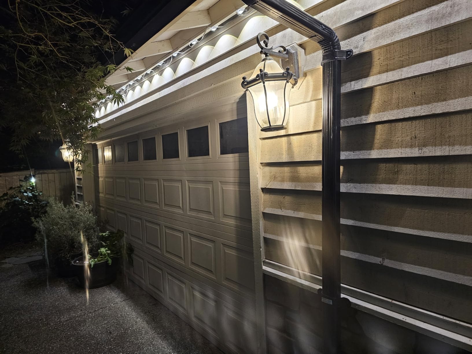 Govee Permanent Outdoor Lights Pro, 200ft with 120 RGBIC LED Lights for Daily and Accent Lighting, 75 Scene Modes for Patio Decor, IP67 Waterproof, Works with Alexa, Google Assistant, Matter, White customer photo 1