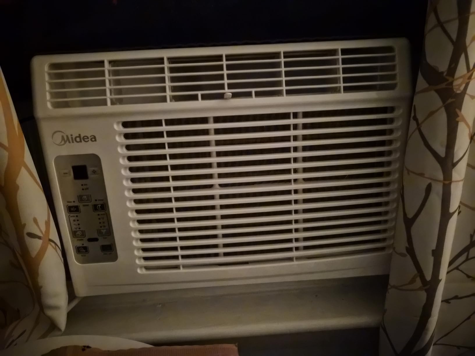 Midea 5,000 BTU Window Air Conditioner, Cools up to 150 Sq. Ft. with Easy-to-Use Reusable Filter, Remote, Perfect AC for Bedroom, Living Room, Home Office, Electronic Control customer photo 1