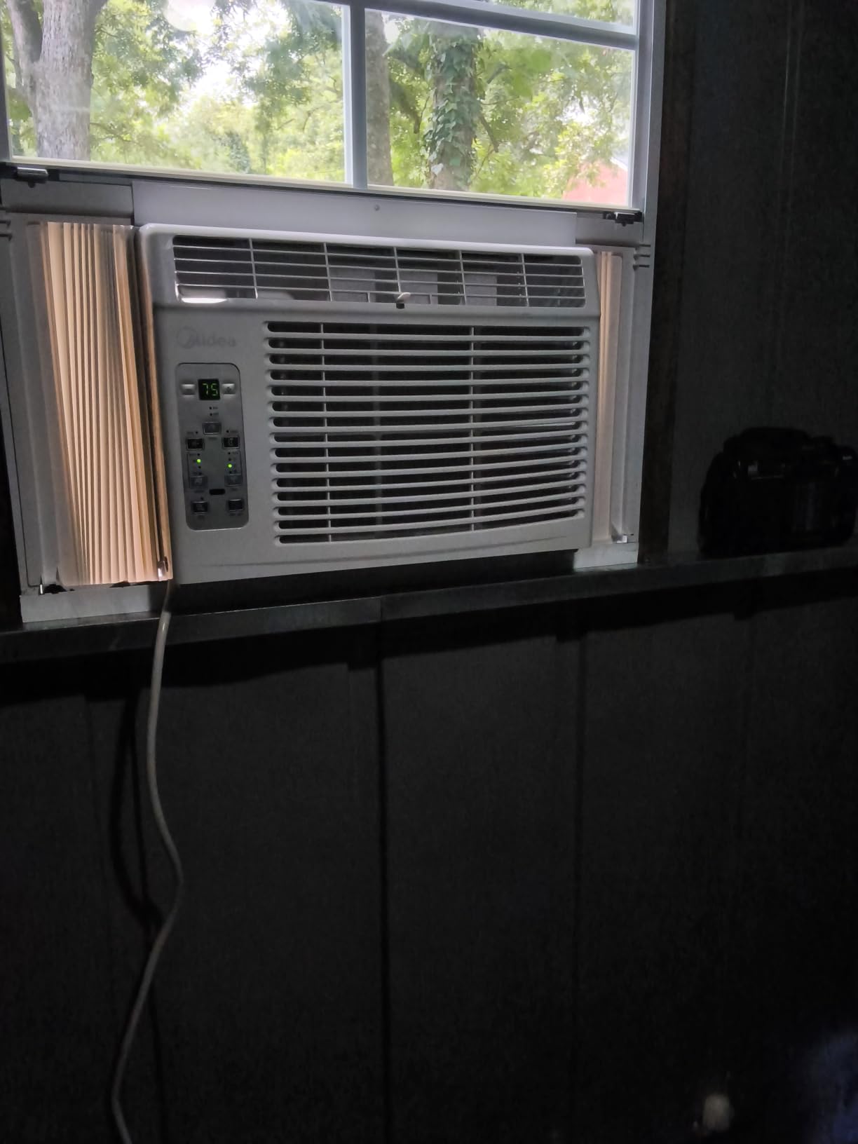 Midea 5,000 BTU Window Air Conditioner, Cools up to 150 Sq. Ft. with Easy-to-Use Reusable Filter, Remote, Perfect AC for Bedroom, Living Room, Home Office, Electronic Control customer photo 2