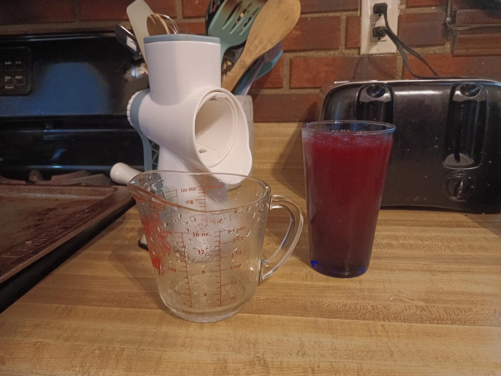 Rotary Ice Shaver with Handle Manual Hand Crank Snow Cone Maker Machine Quick Shaved Ice Maker with Suction Feet, All Ice Cubes Fitted. Premium Portable Ice Crusher and Shaved Ice Machine. customer photo 2