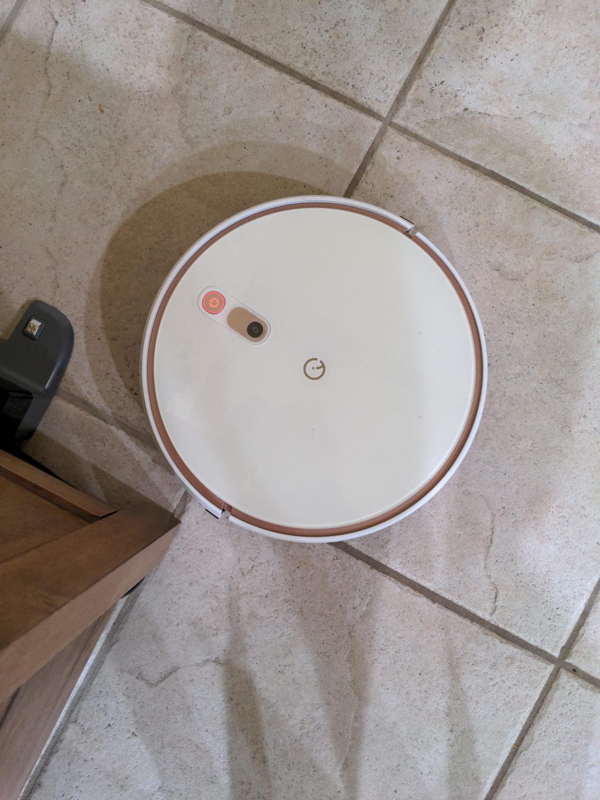 by ECOVACS M14 Plus Robot Vacuum and Mop, OZMO Roller Mopping, White | 18000Pa Suction, ZeroTangle 3.0, TruEdge 2.0 Adaptive Edge Cleaning, 167℉ Hot Water Washing, 113℉ Dynamic Hot Air Drying customer photo 2