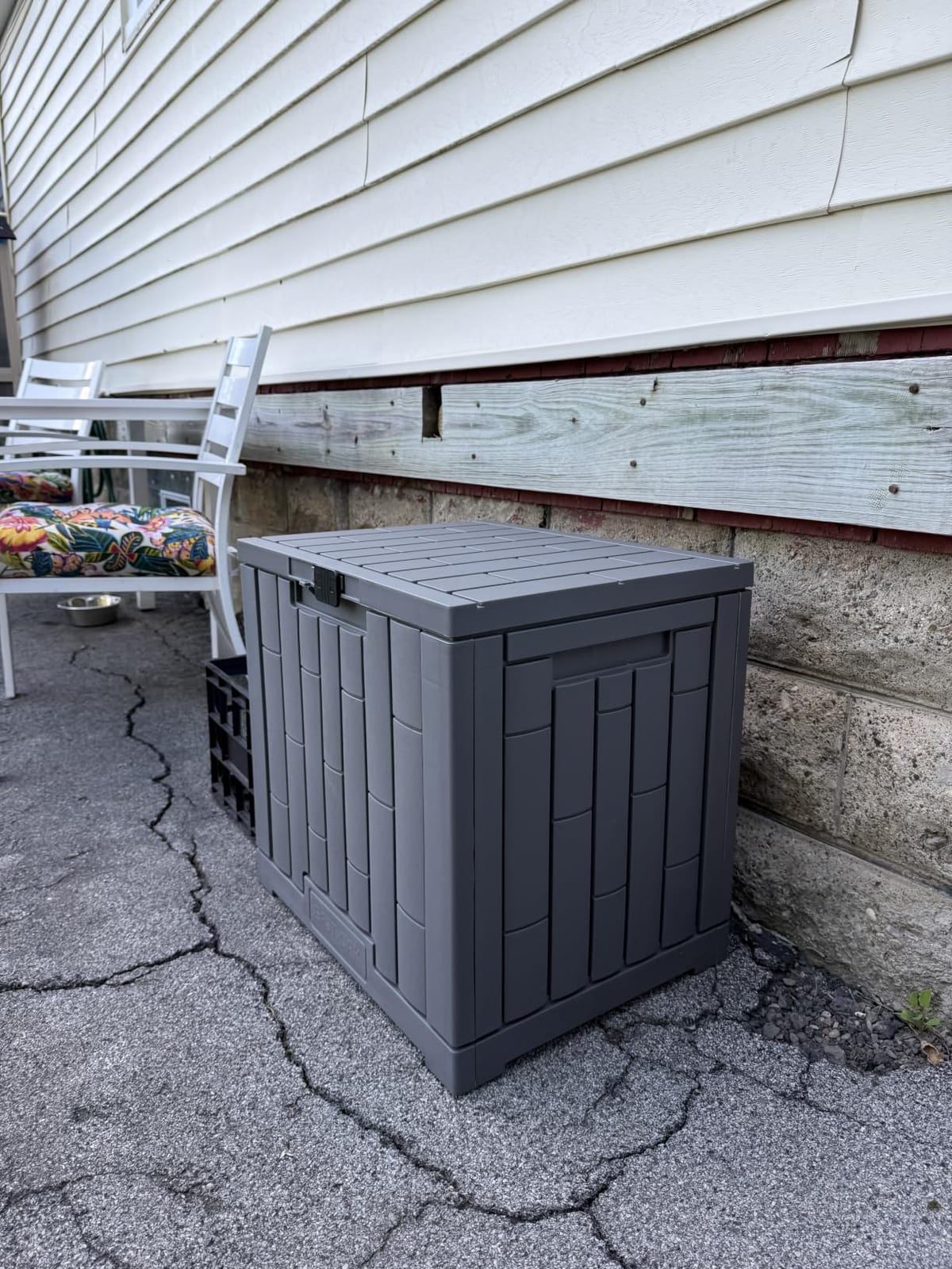 EAST OAK 120 Gallon Outdoor Storage Box | Large Resin Deck Box with Reinforced Stainless Steel Support | Waterproof & UV-Resistant Patio Storage Box for Cushions, Garden Tools & Accessories, Grey customer photo 2