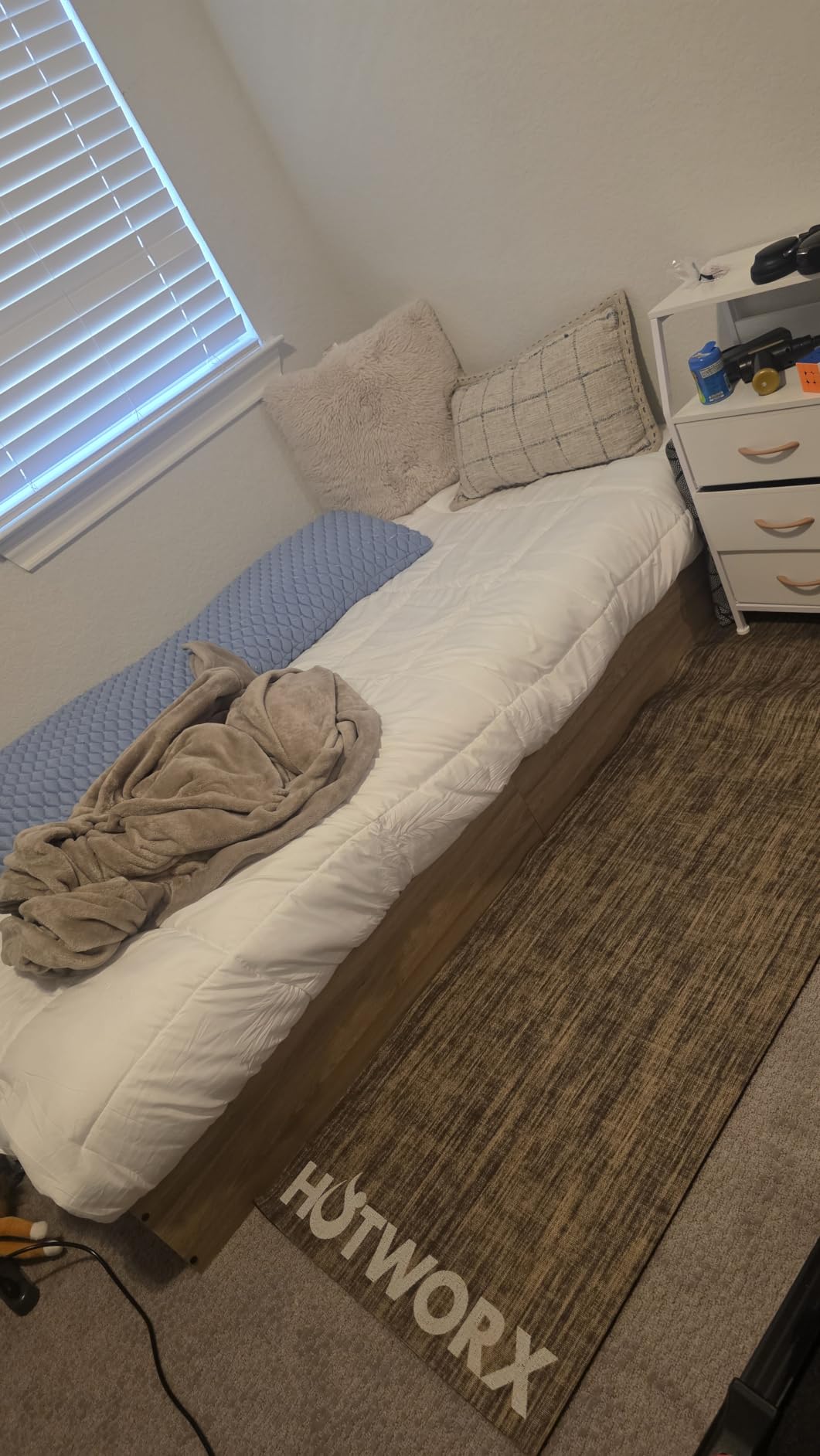 Queen Bed Frame, Wood Platform Bed with Sturdy Wooden Slats | Floor-Standing Bed Frame, Modern Minimalist Design, No Box Spring Needed, Easy Assembly, Walnut Wood customer photo 1