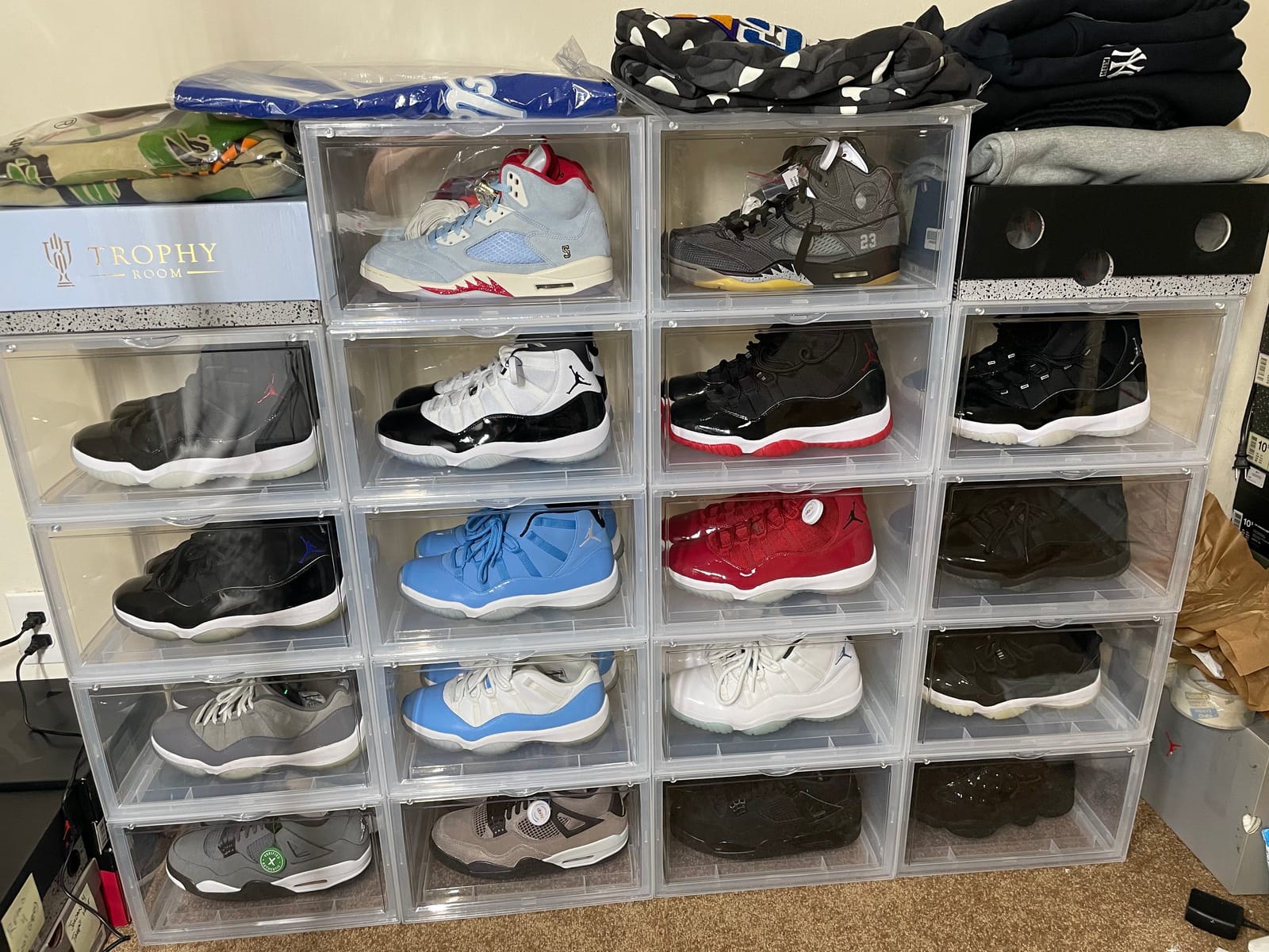 SONGMICS Shoe Boxes Set of 8, Stackable Plastic Storage Organizers with Magnetic Doors, Black and Transparent White customer photo 1