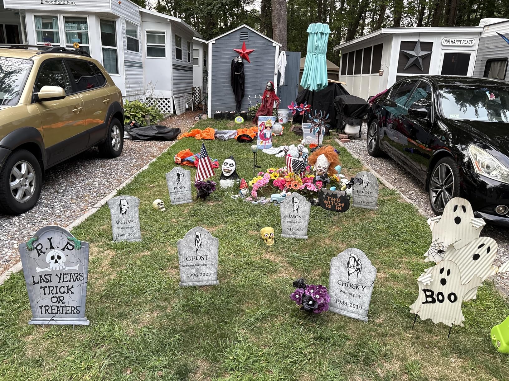 Halloween Decorations Outdoor Graveyard Tombstones: 6ct Large Tombstone Halloween Decor Yard Signs with Stake, 17
