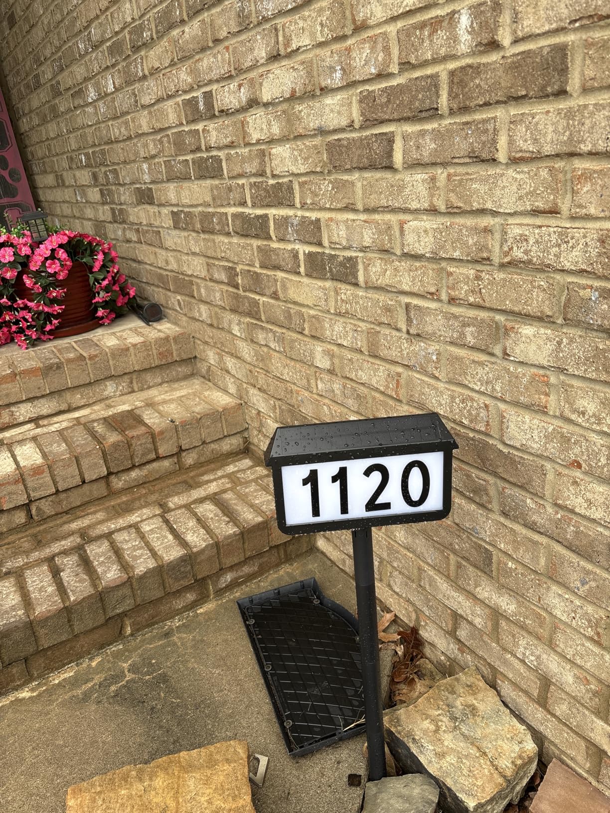 Brightever Solar Address Signs, House Number for Outside Waterproof, 3-Color LED Illuminated Address Plaques with Stake, Wall Mounted Solar Powered Light Up Address Numbers for Houses, 1-Pack customer photo 1