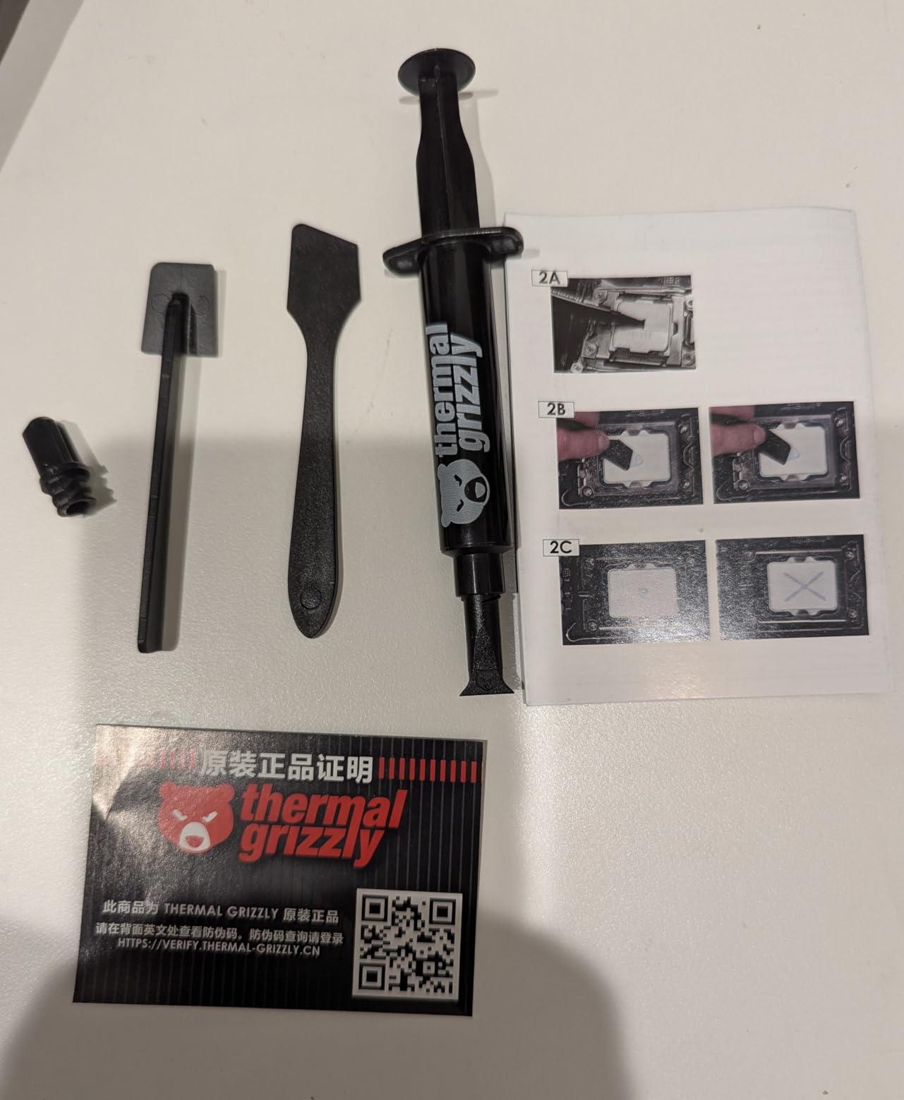 Thermal Grizzly - Duronaut - 6 Gram - Enhanced Durability & High Performance Thermal Paste - for Maximum Conductivity While Overclocking CPU/GPU/PS4/PS5/Xbox with 12 Cleaning Wipes 6 Wet & 6 Dry customer photo 2