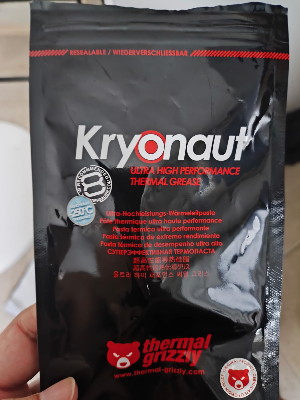 Thermal Grizzly Kryonaut - 1 Gram - Extremely High Performance Thermal Paste + 12 Cleaning Wipes 6 Wet & 6 Dry customer photo 1