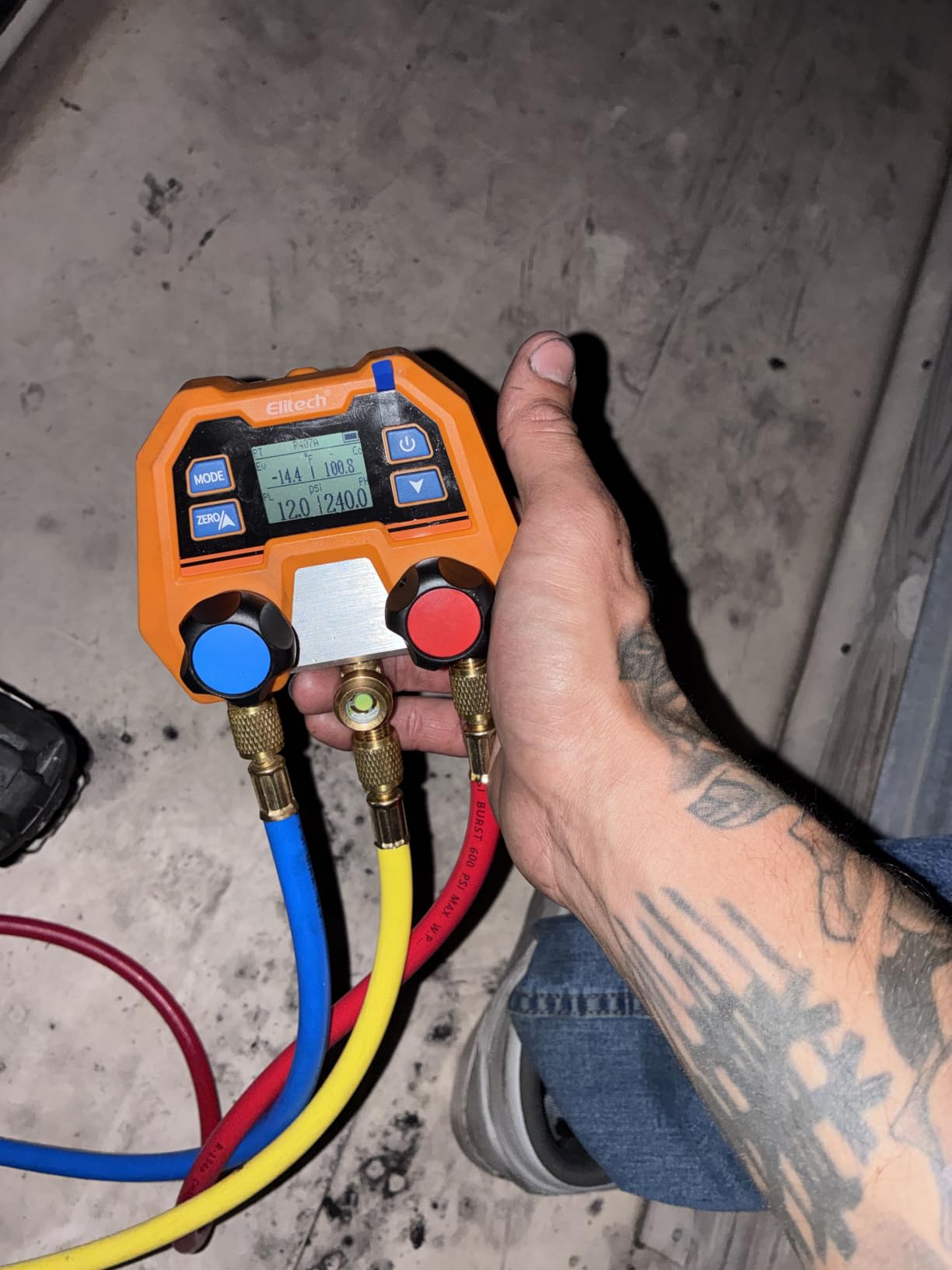 Elitech Digital Refrigerant Manifold Gauge for HVAC, R410A R454B, DMG-2SE | 88 Refrigerants, ±1% FS Accuracy, P/T Calculation, Evap & Cond Temp, Rugged Housing, 1/4