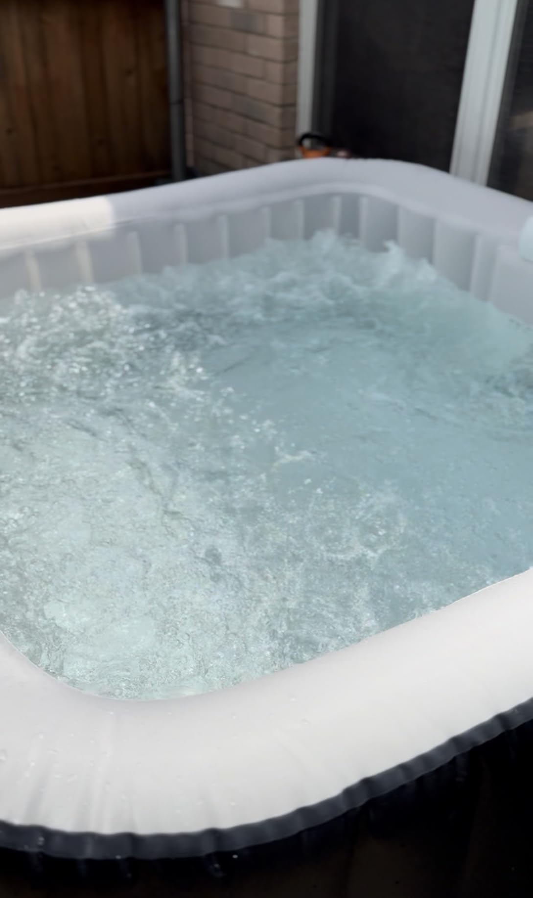 EZLIFE 6-Person Inflatable Hot Tub Spa with LED Light Strip | 130 Air Jets, 1,350W Heater, 252-Gallon Square Spa with Cover & Plug-and-Play 120V Setup customer photo 1