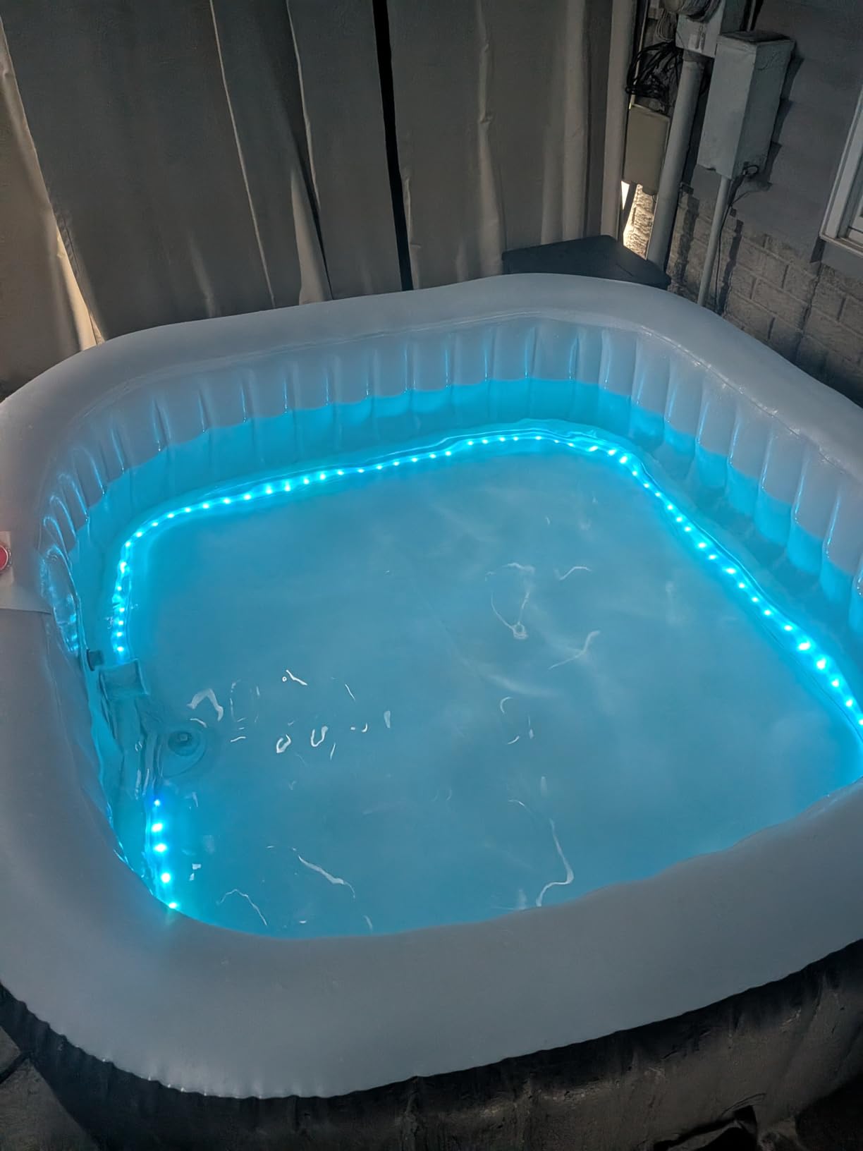 EZLIFE 6-Person Inflatable Hot Tub Spa with LED Light Strip | 130 Air Jets, 1,350W Heater, 252-Gallon Square Spa with Cover & Plug-and-Play 120V Setup customer photo 2