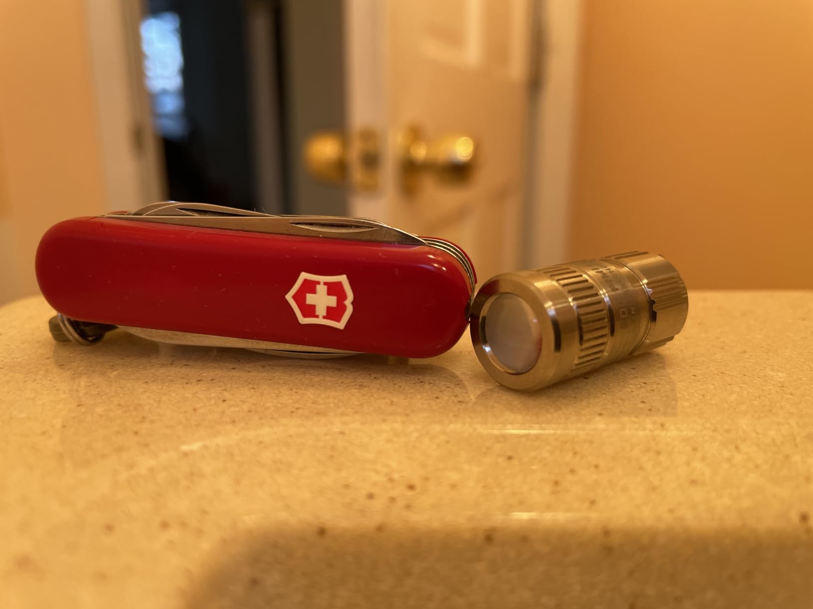 LUMINTOP EDC Pimi 2.0 Thumb-Size Keychain Flashlight 100 Lumens Titanium Alloy Mini Flashlight IPX-8 Waterproof Ultra-Compact EDC Light customer photo 1